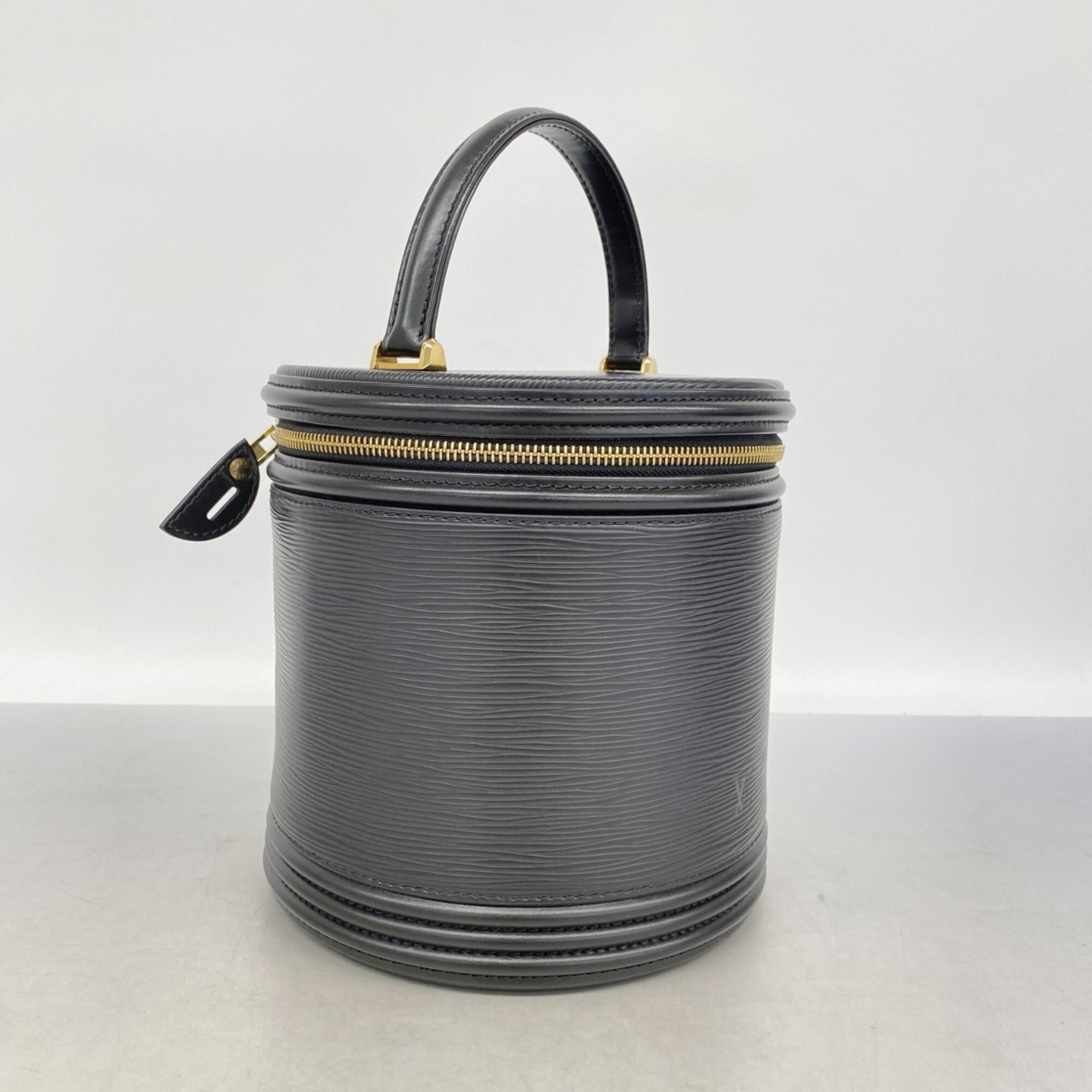 Louis Vuitton Noir Handbag (Pre-Owned)