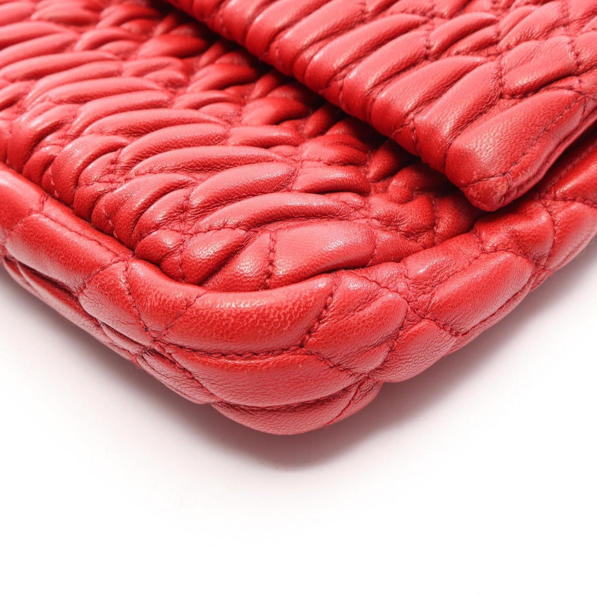 Miu Miu Matelasse Red Color Leather Handbag Shoulder Bag (Pre-Owned)