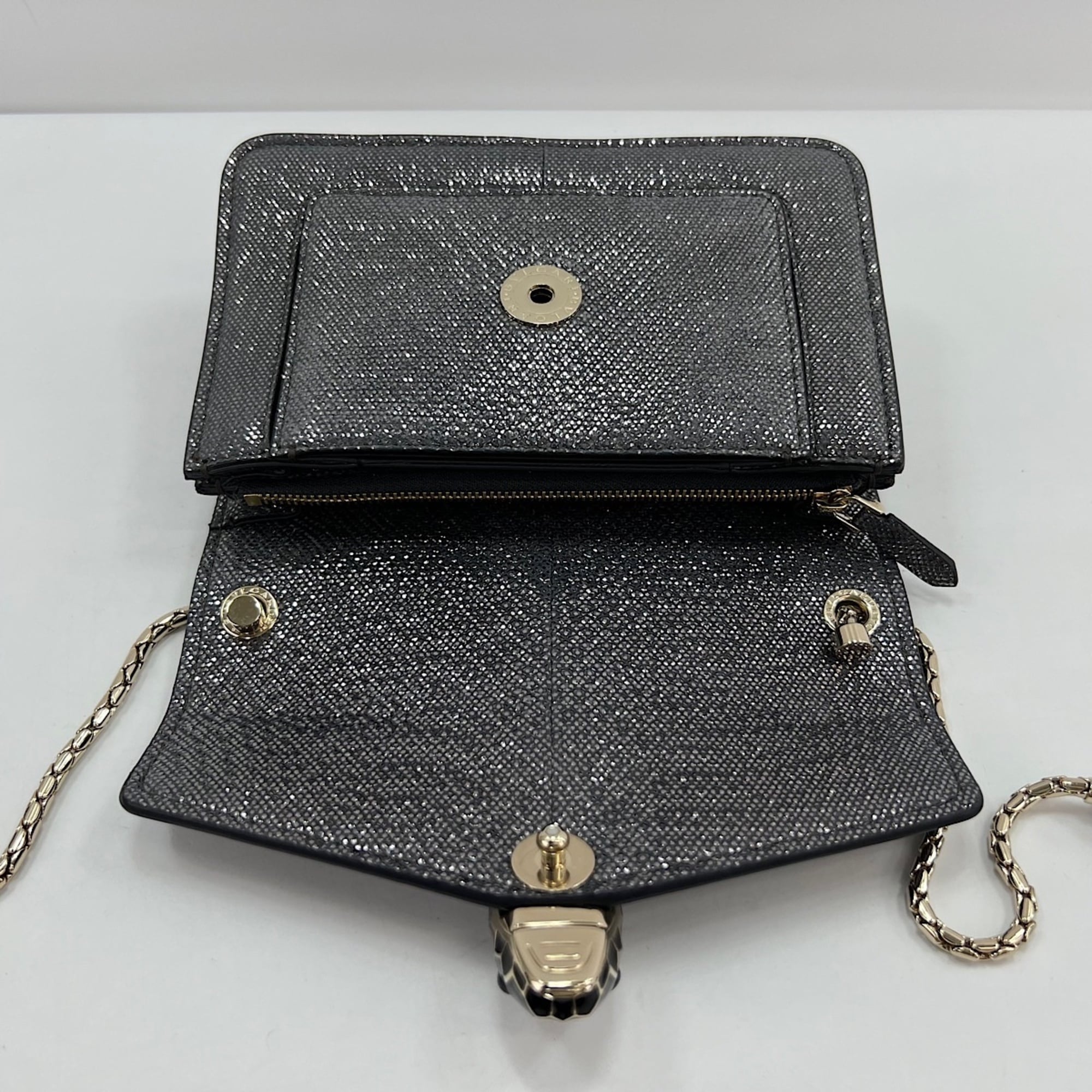 Bvlgari Silver Shoulder Bag (Pre-Owned)