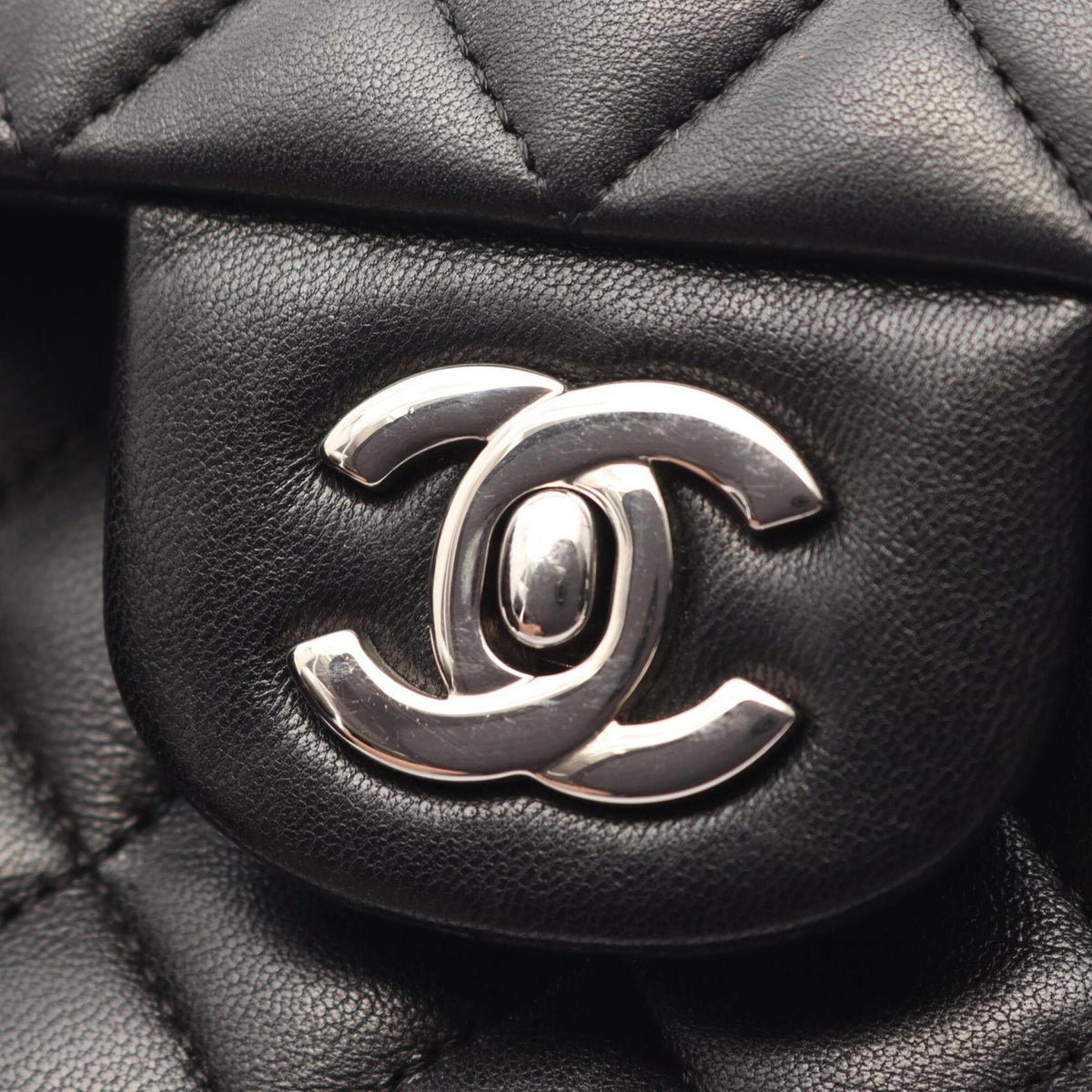 Chanel Black Leather Handbag Shoulder Bag (Pre-Owned)