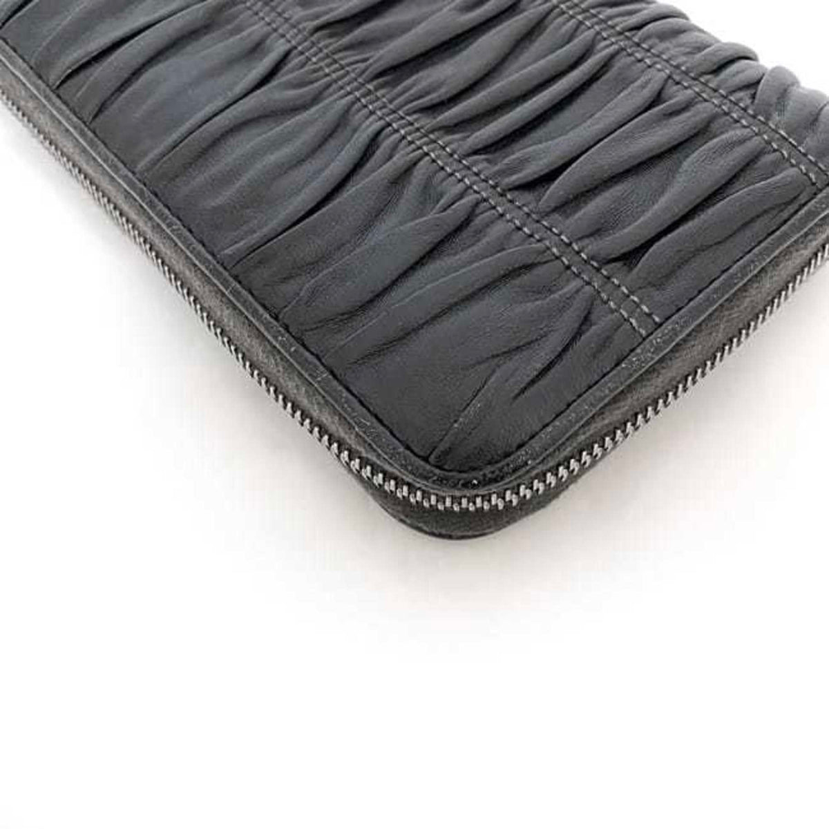 Prada Black Leather Long Wallet (Bi-Fold) (Pre-Owned)