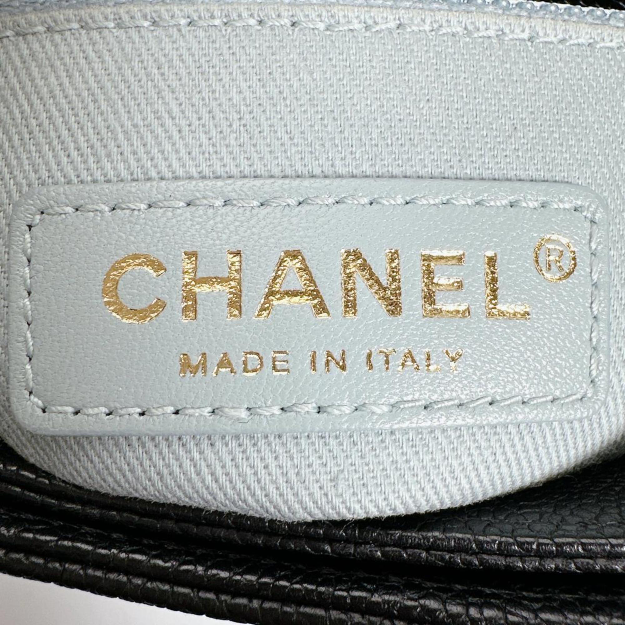 Chanel Black Grained Calfskin Shoulder Bag (Pre-Owned)