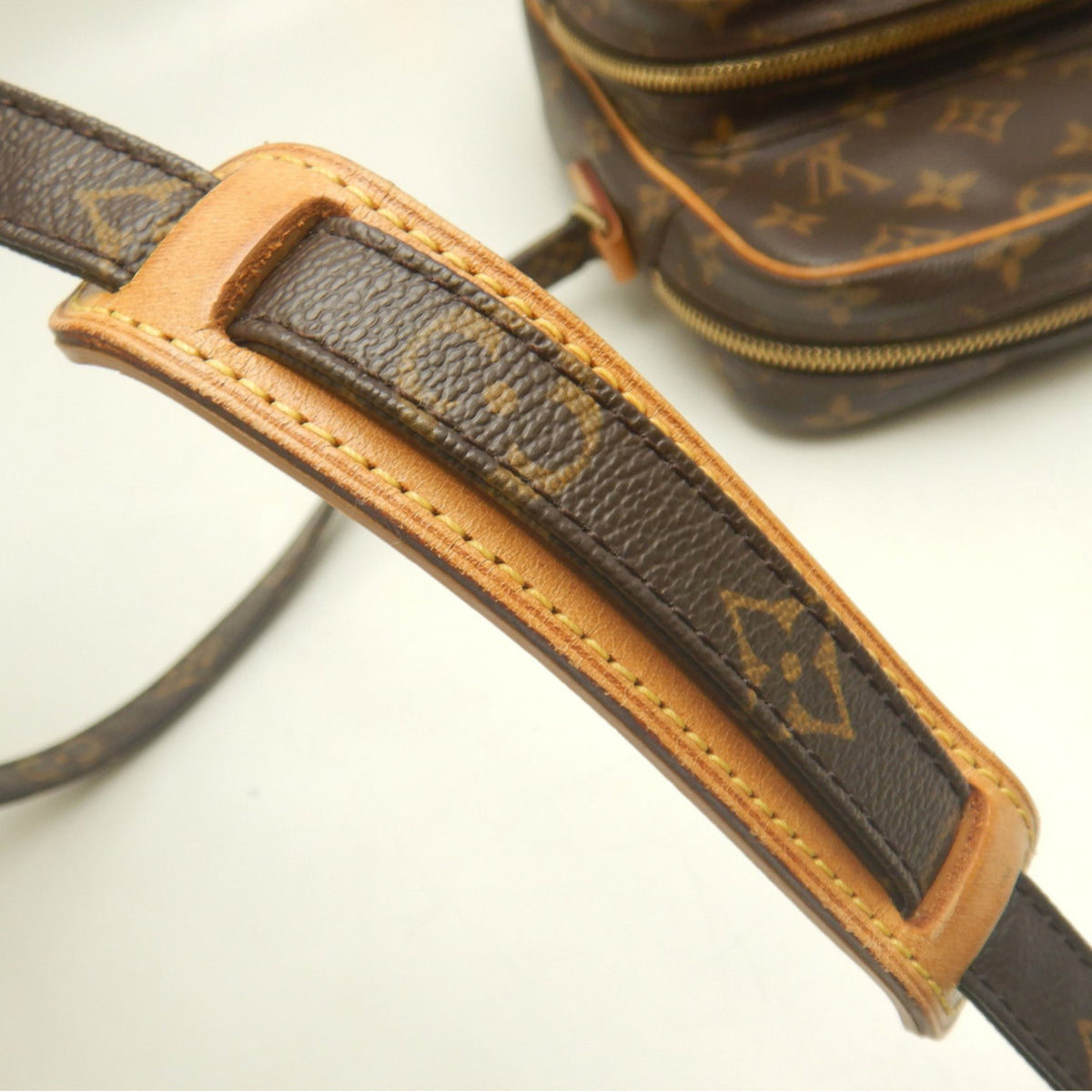Louis Vuitton Brown Monogram Canvas Shoulder Bag (Pre-Owned)