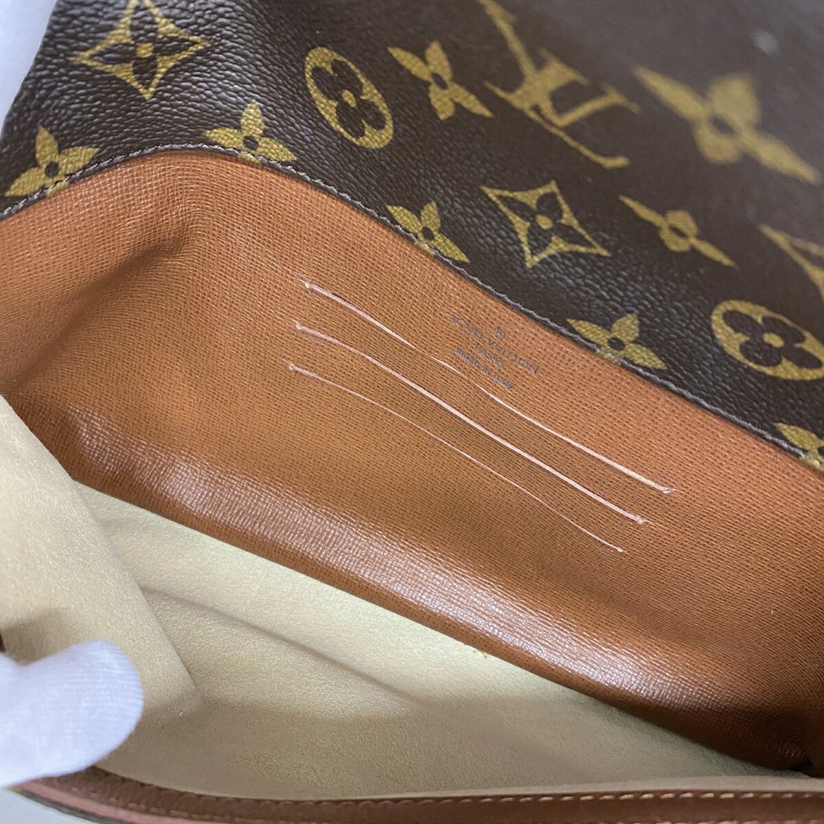 Louis Vuitton Brown Clutch Bag (Pre-Owned)