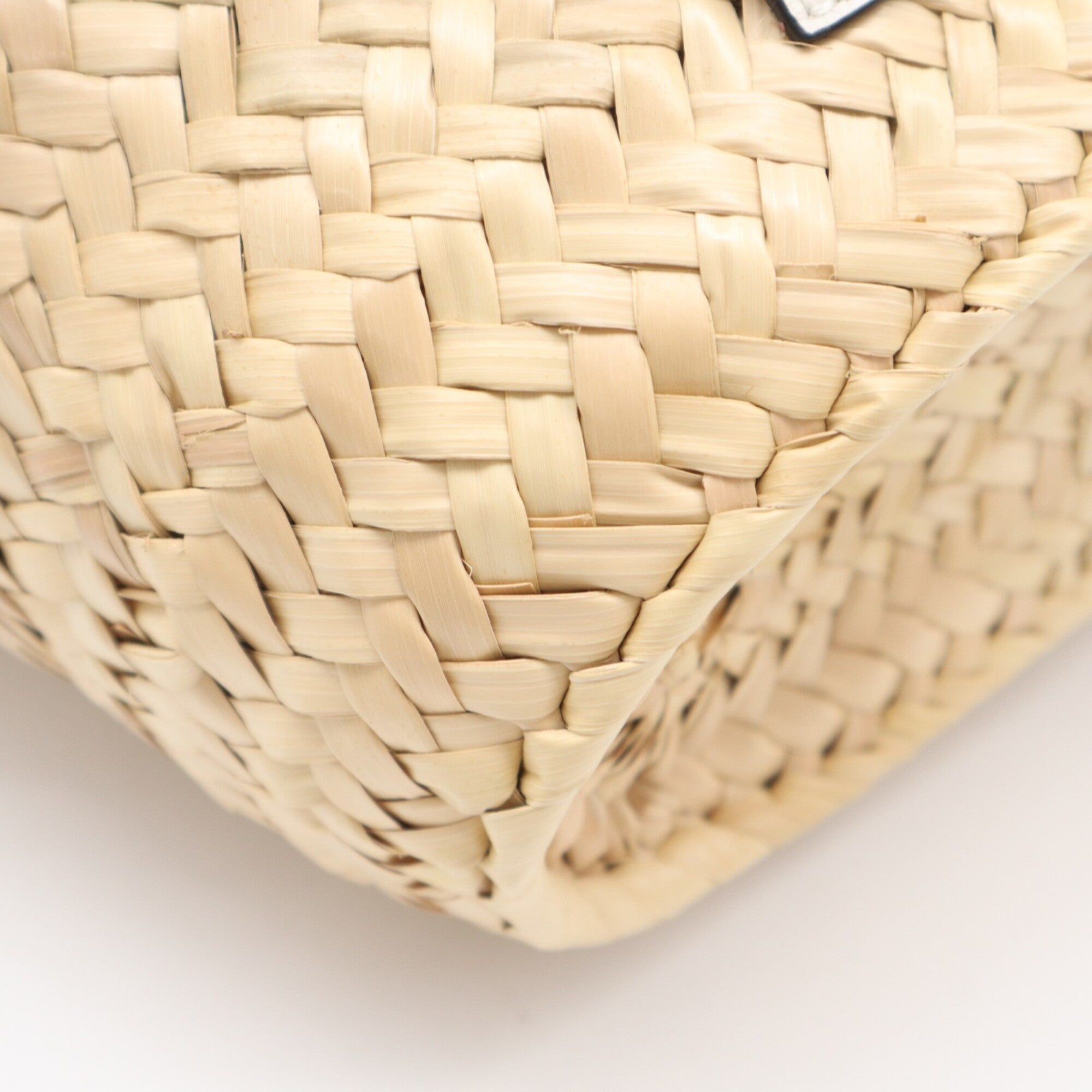 Loewe Beige White Leather Handbag (Pre-Owned)