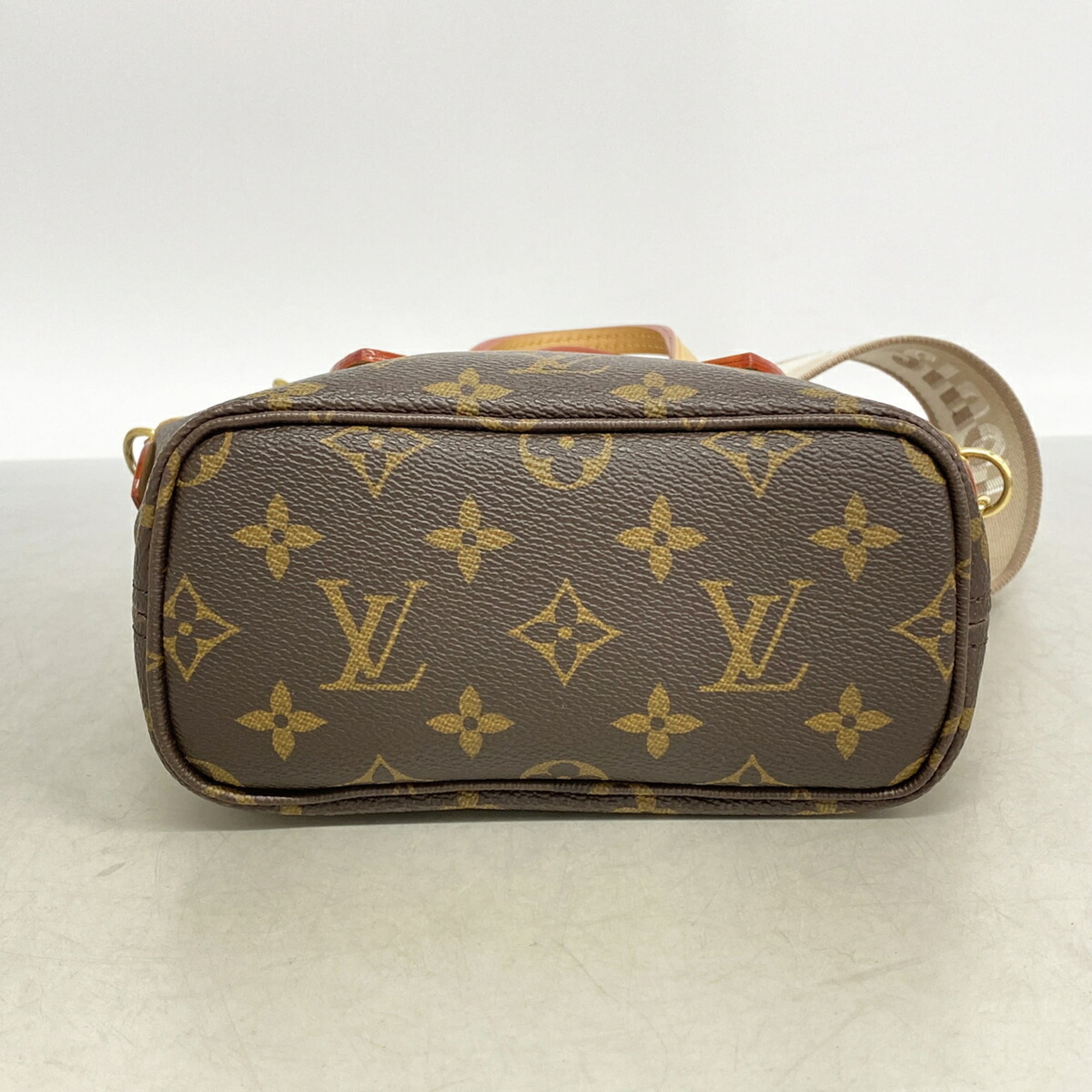 Louis Vuitton Brown Handbag (Pre-Owned)