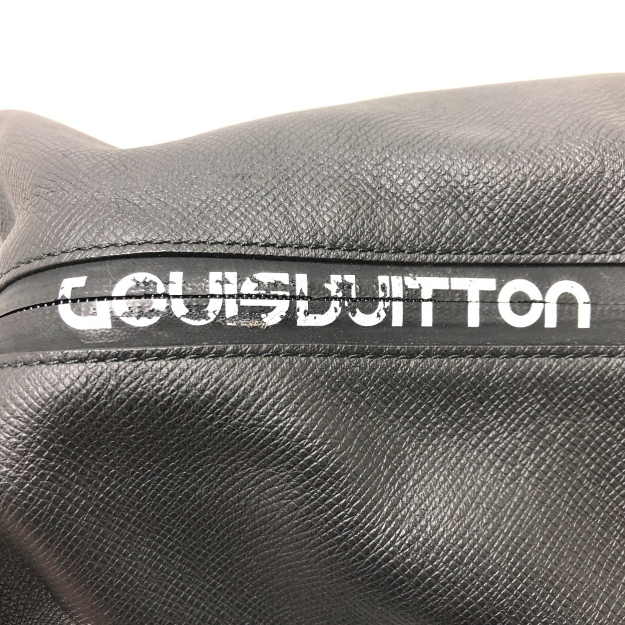 Louis Vuitton Taiga Ardoise Taiga Leather Tote Bag (Pre-Owned)