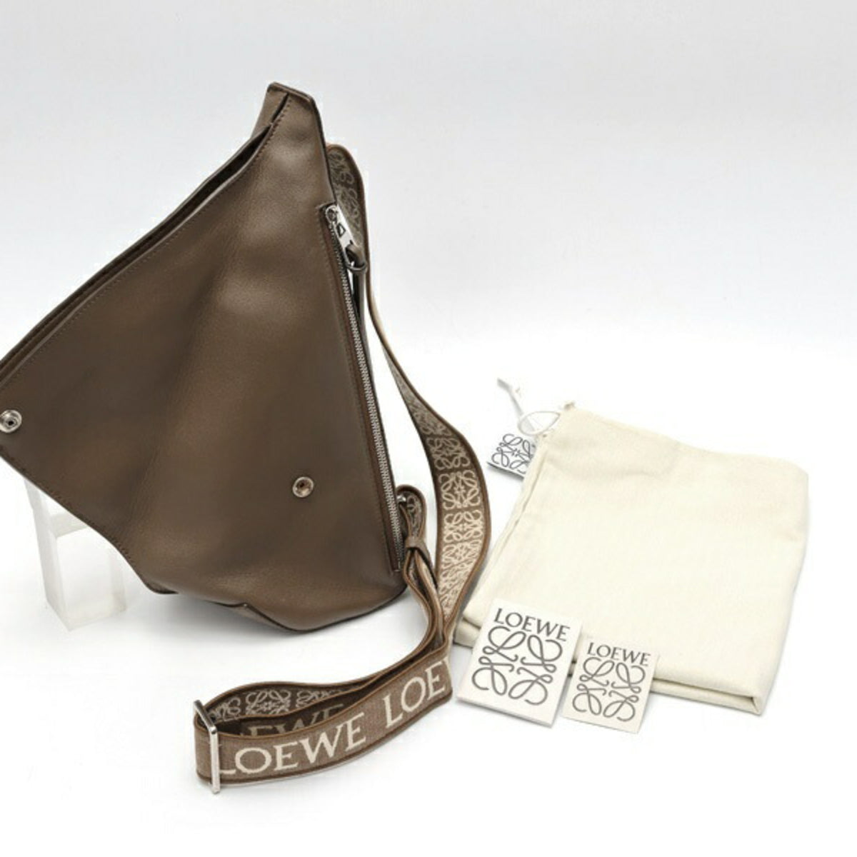 Loewe Anton Brown Leather Shoulder Bag (Pre-Owned)