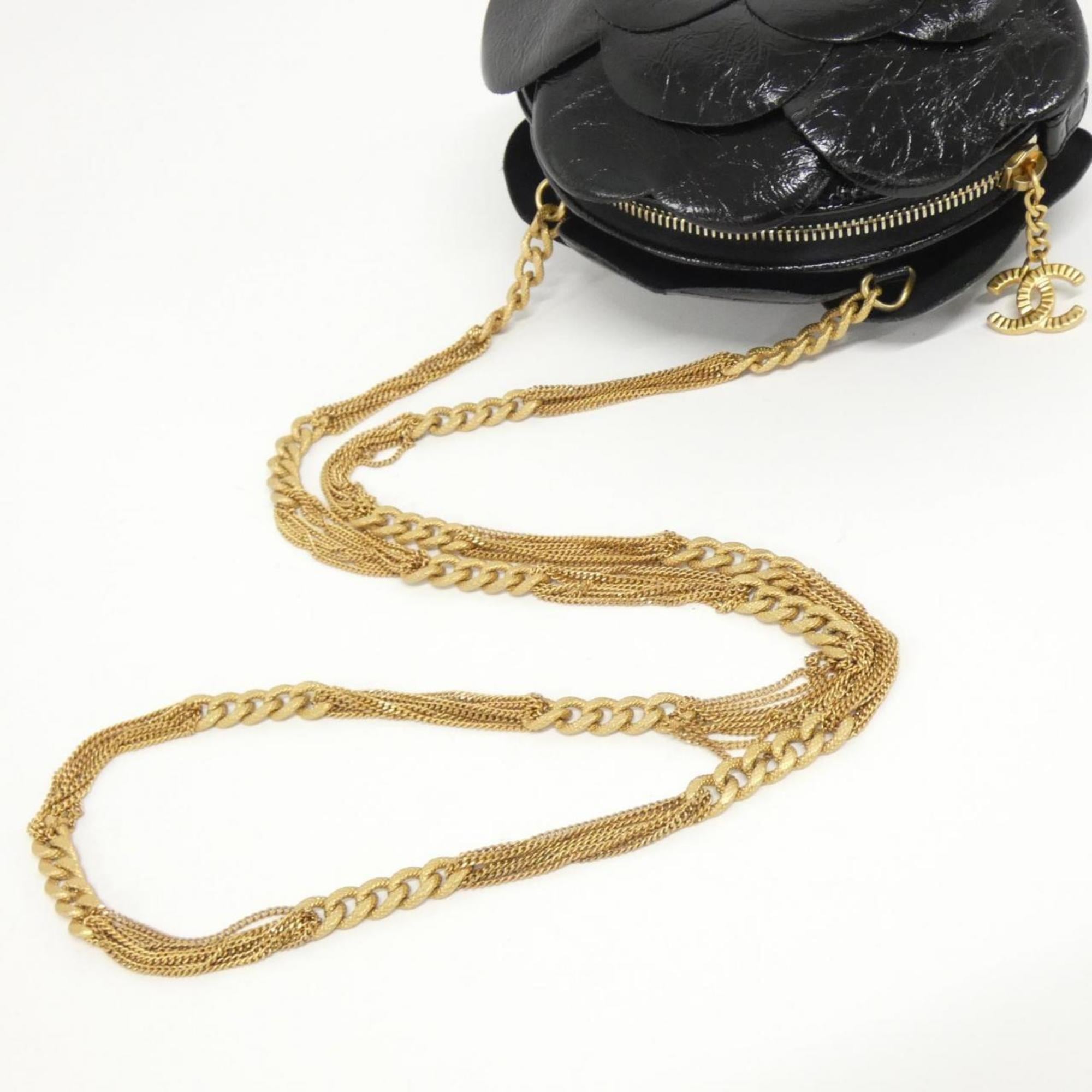 Chanel Black Leather Shoulder Bag (Pre-Owned)