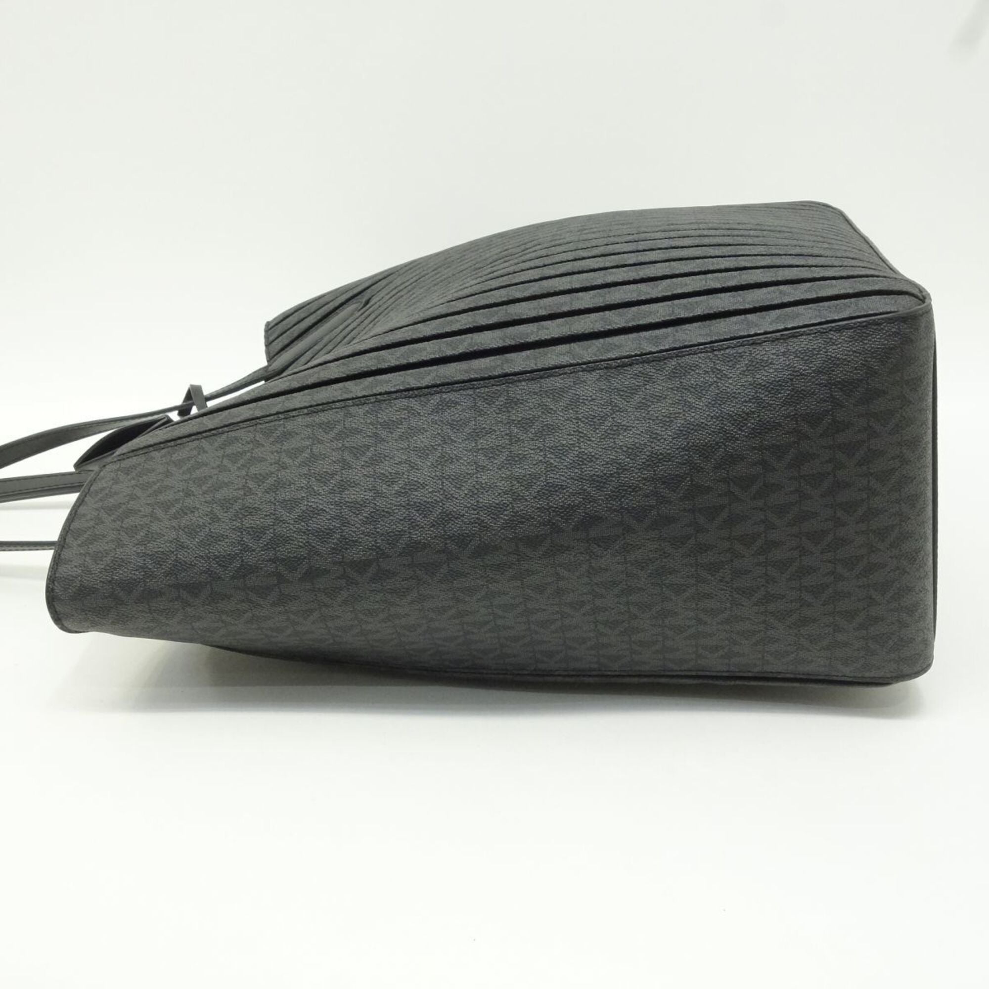 Michael Kors Black Tote Bag (Pre-Owned)