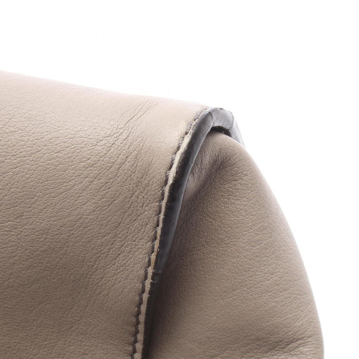 Fendi Beige Leather Handbag (Pre-Owned)