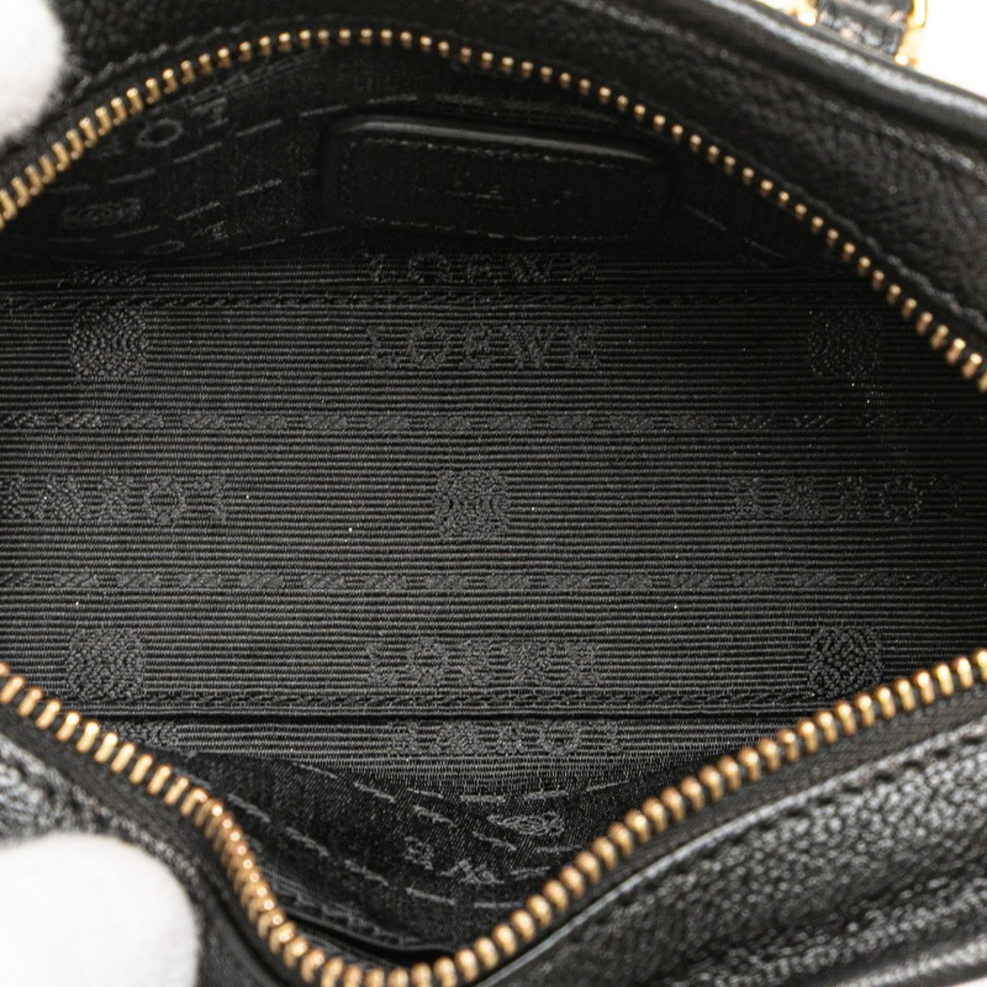 Loewe Amazona Black Leather Handbag Shoulder Bag (Pre-Owned)