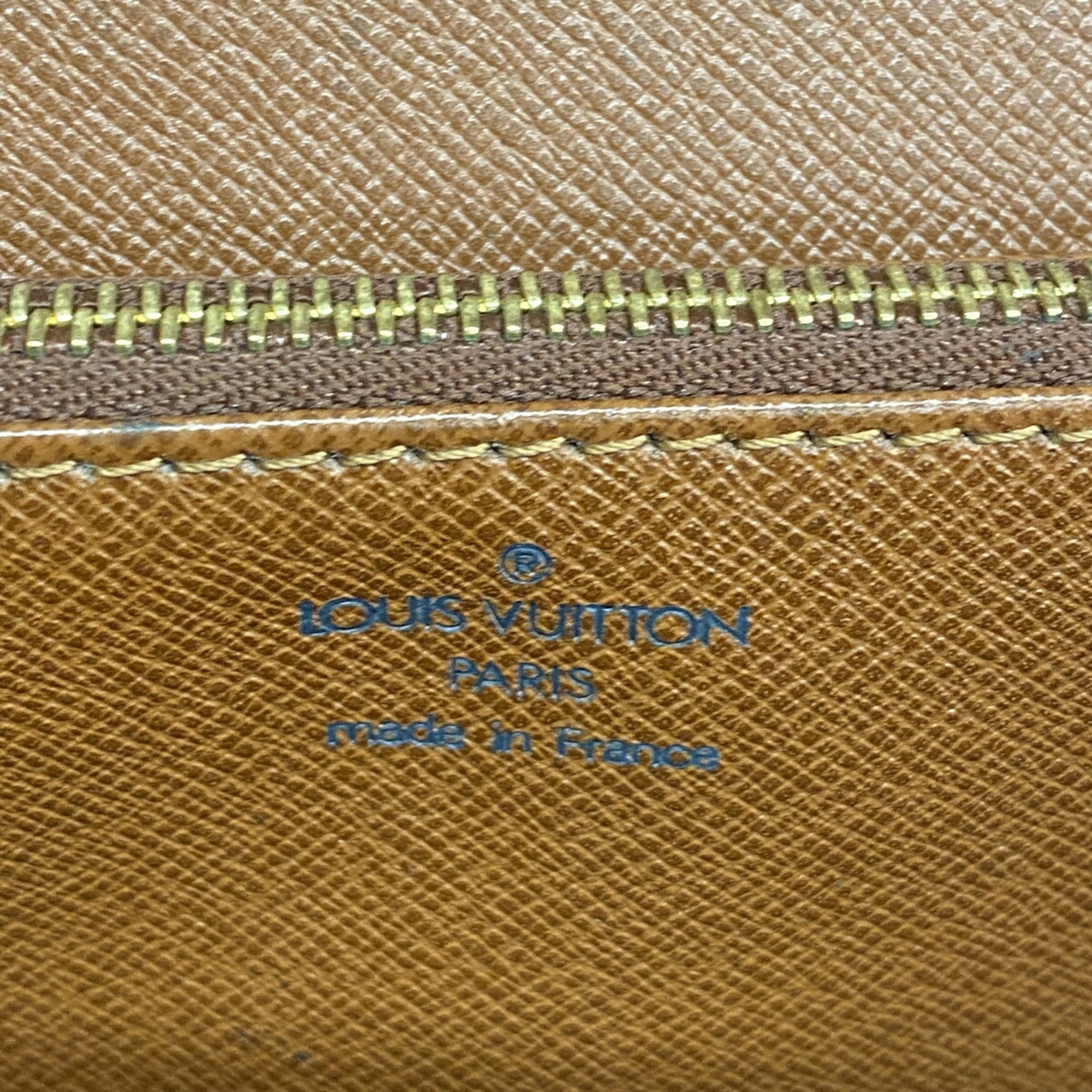Louis Vuitton Brown Shoulder Bag (Pre-Owned)