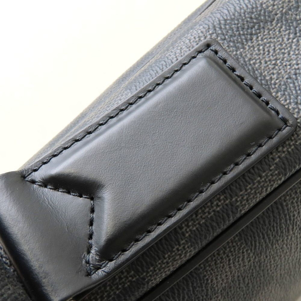 Louis Vuitton Black Damier Canvas Damier Graphite Gray Damier Graphite Shoulder Bag (Pre-Owned)