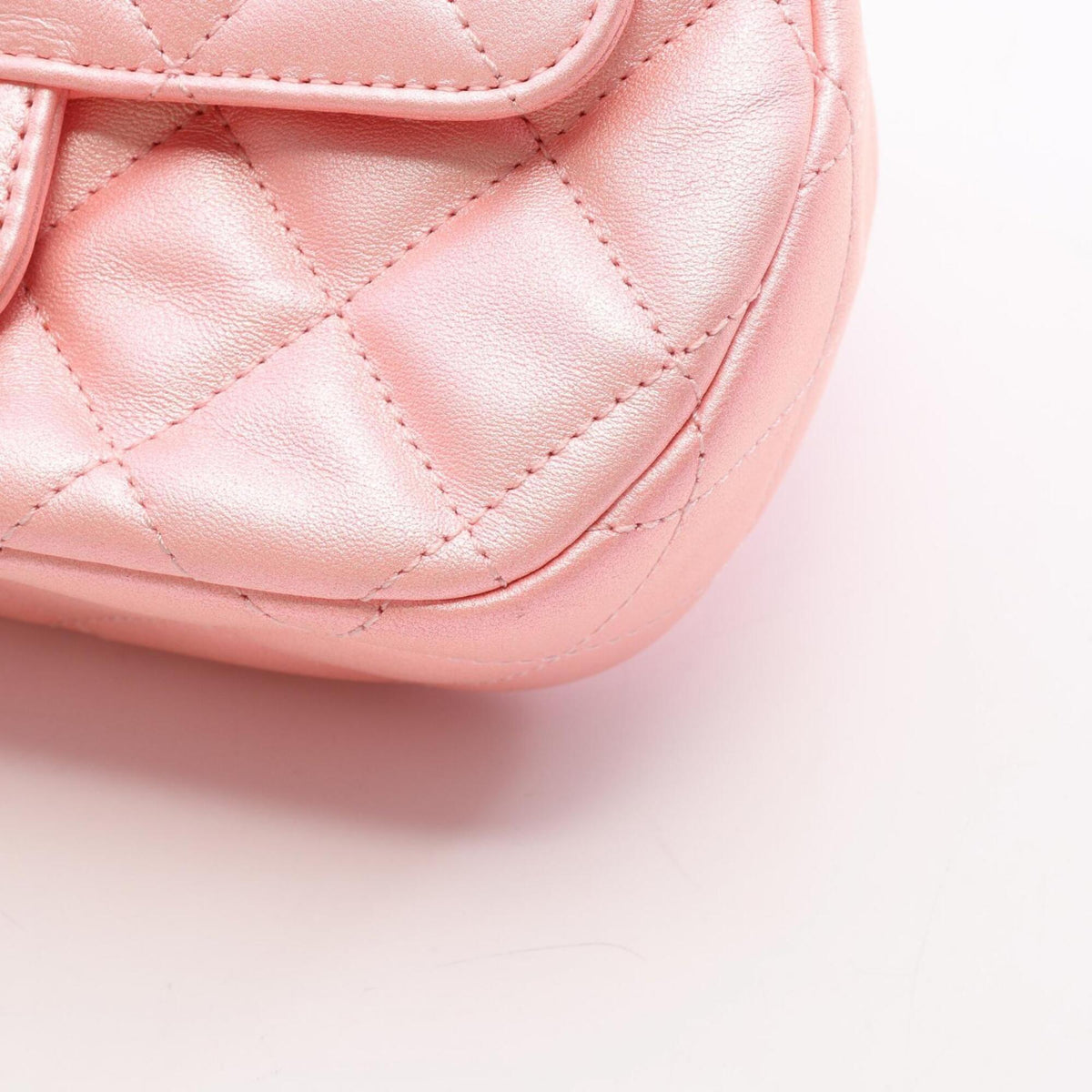 Chanel Pink Fabric Handbag Shoulder Bag (Pre-Owned)