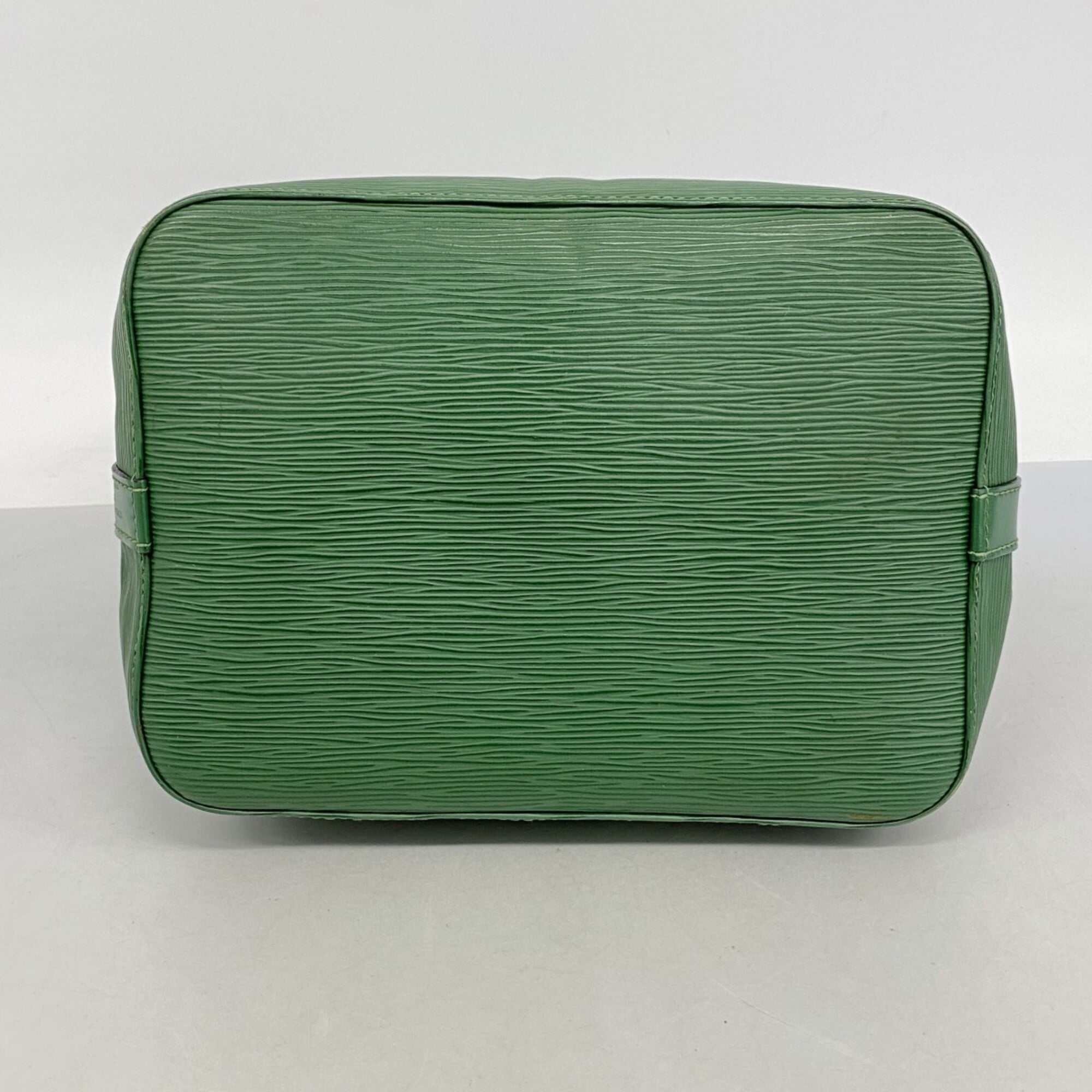 Louis Vuitton Green Shoulder Bag (Pre-Owned)