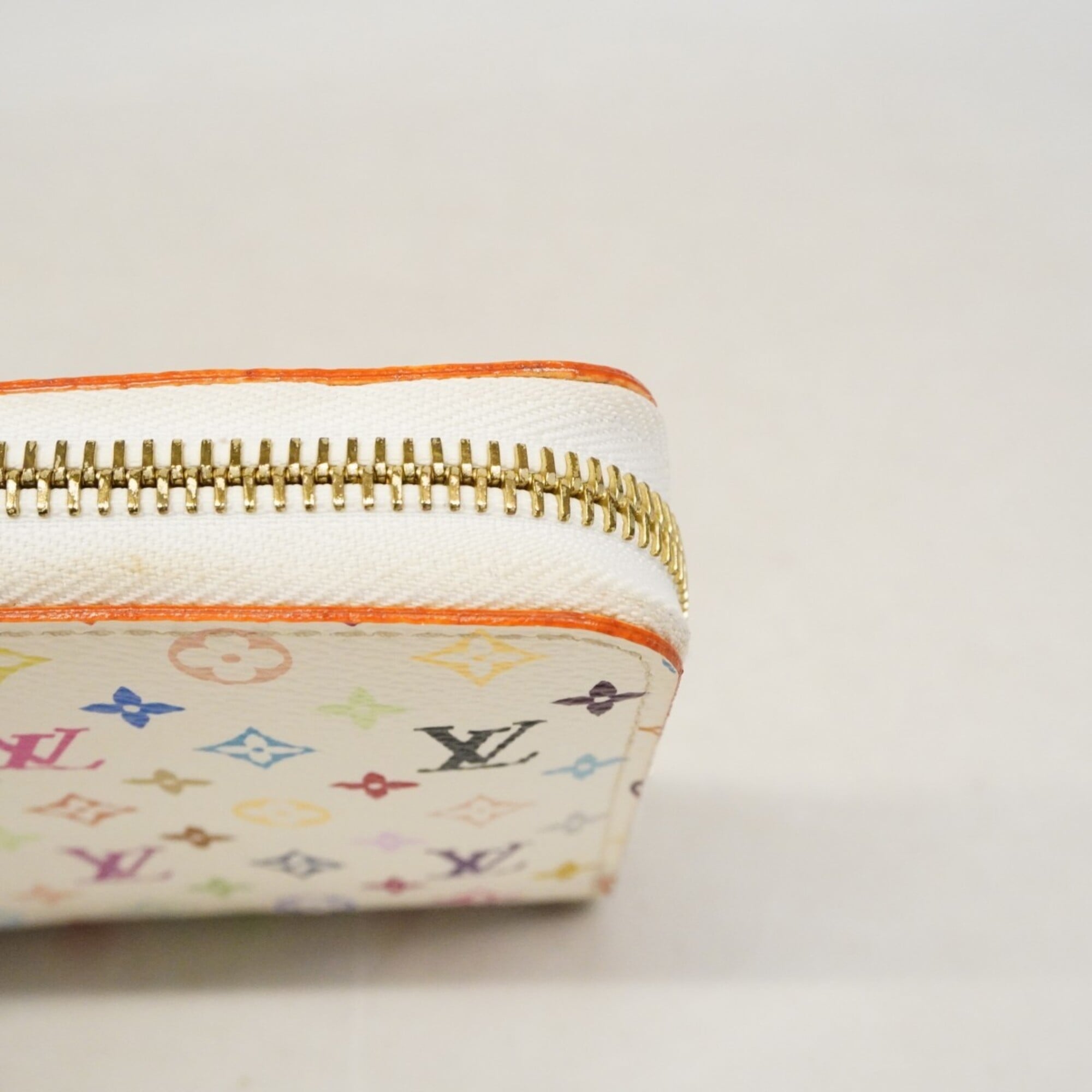 Louis Vuitton Blanc Litchi Long Wallet (Bi-Fold) (Pre-Owned)