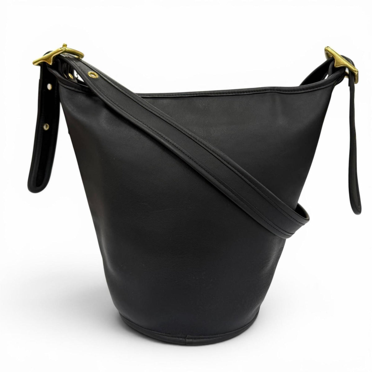 Coach Black Leather Shoulder Bag (Pre-Owned)