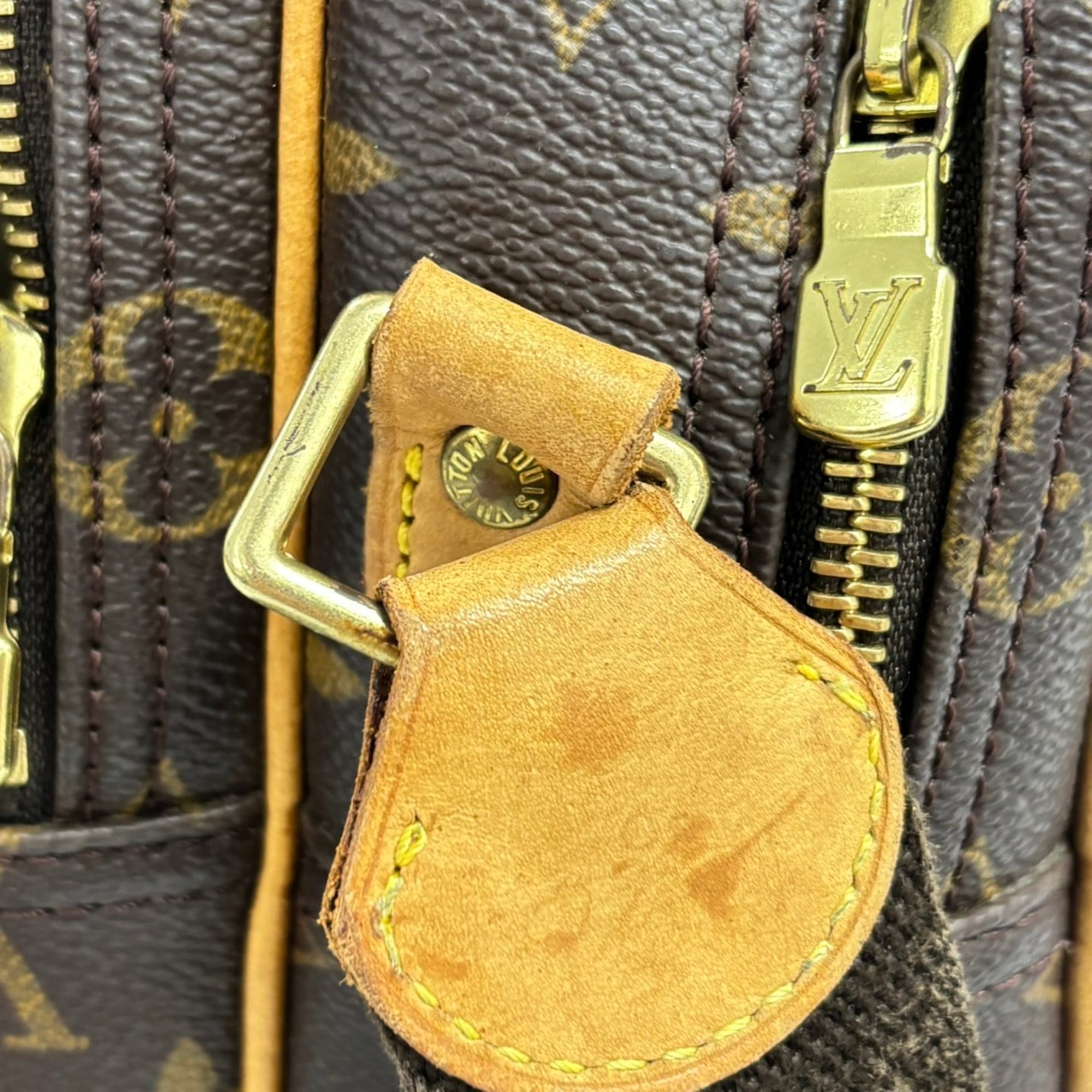 Louis Vuitton Brown Monogram Leather Shoulder Bag (Pre-Owned)