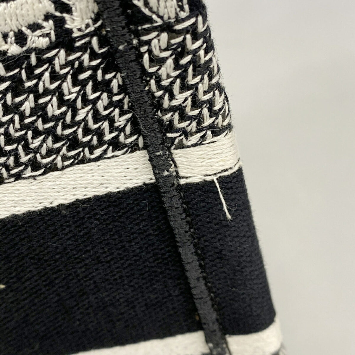 Christian Dior Black Canvas Tote Bag (Pre-Owned)