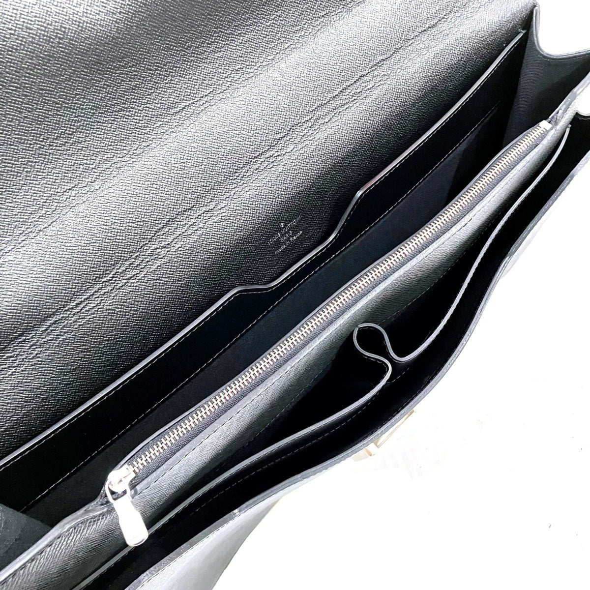 Louis Vuitton Black Leather Briefcase (Pre-Owned)