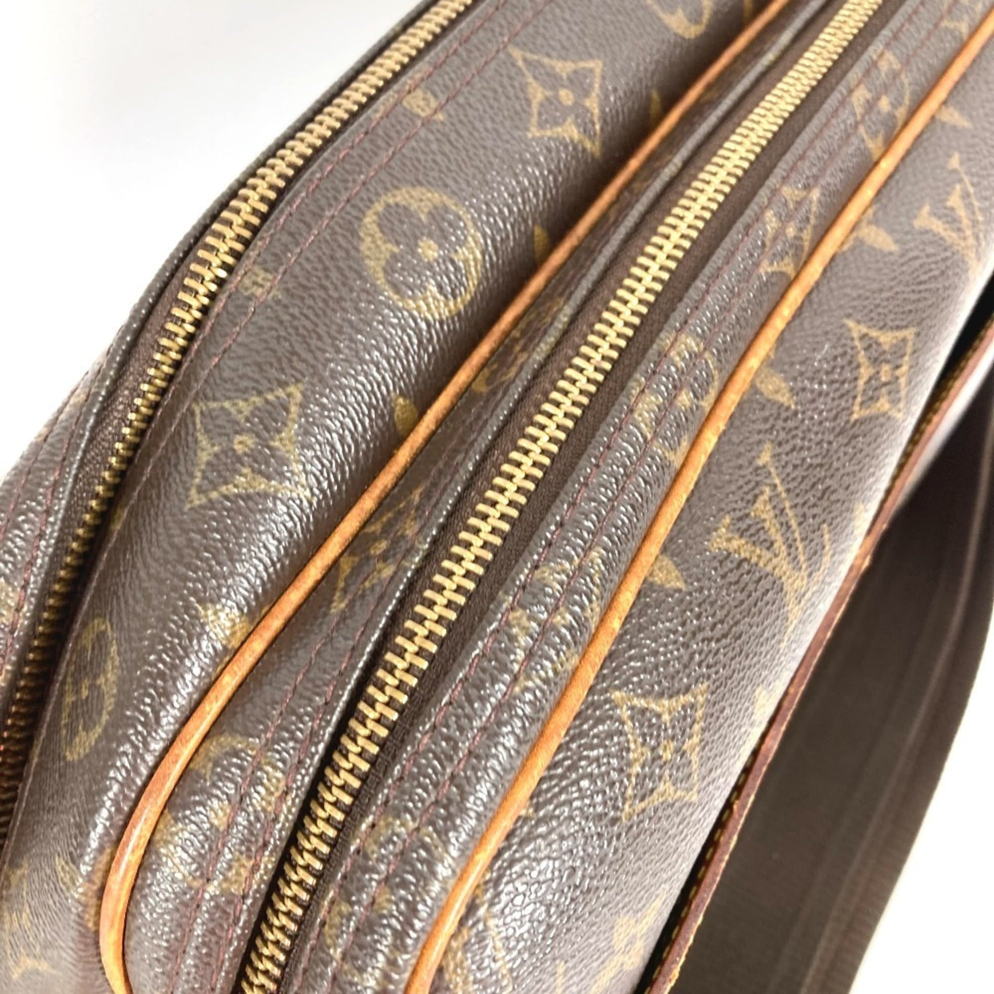 Louis Vuitton Brown Monogram Shoulder Bag (Pre-Owned)