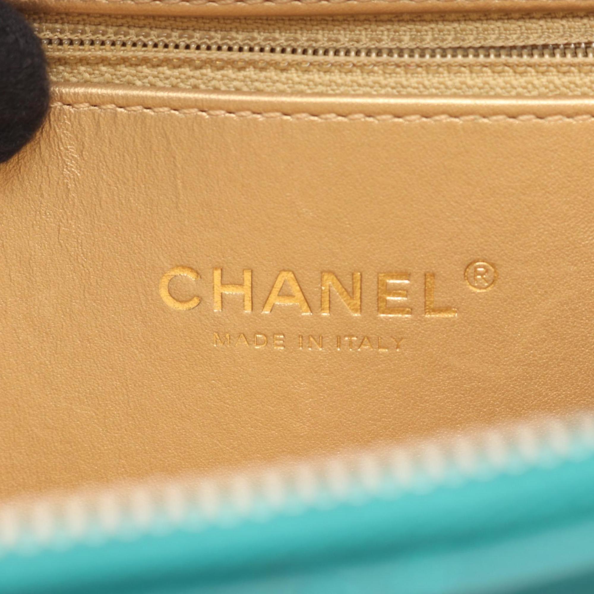 Chanel Green Leather Shoulder Bag (Pre-Owned)