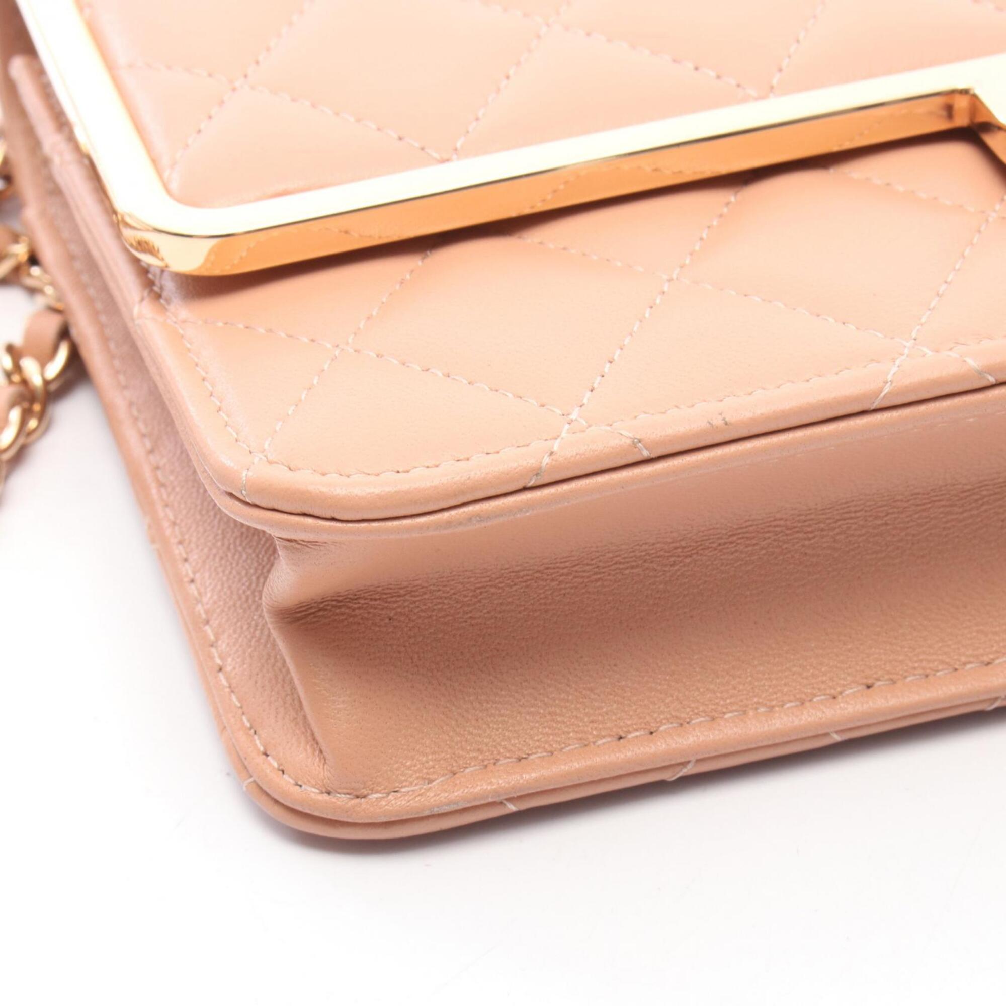 Chanel Matelasse Pink Leather Handbag Shoulder Bag (Pre-Owned)