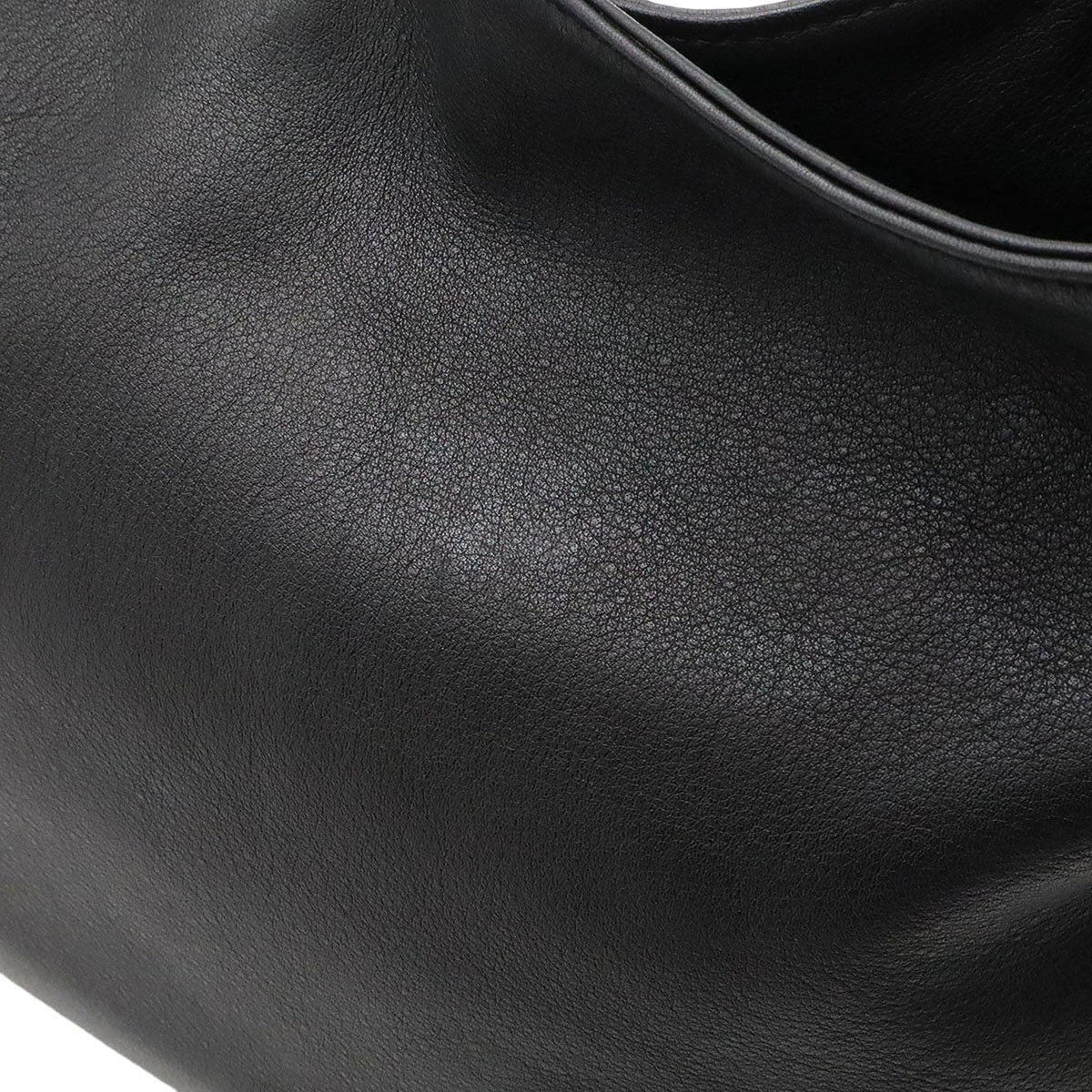 Loewe Flamenco Black Shoulder Bag (Pre-Owned)