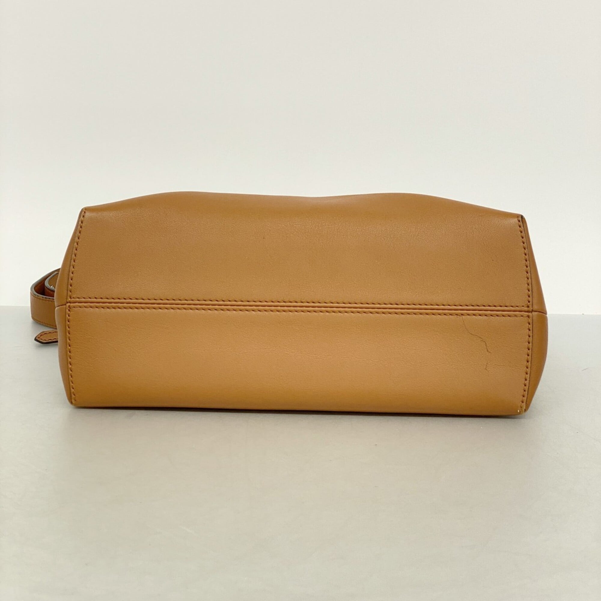 Fendi Light Brown Leather Handbag (Pre-Owned)