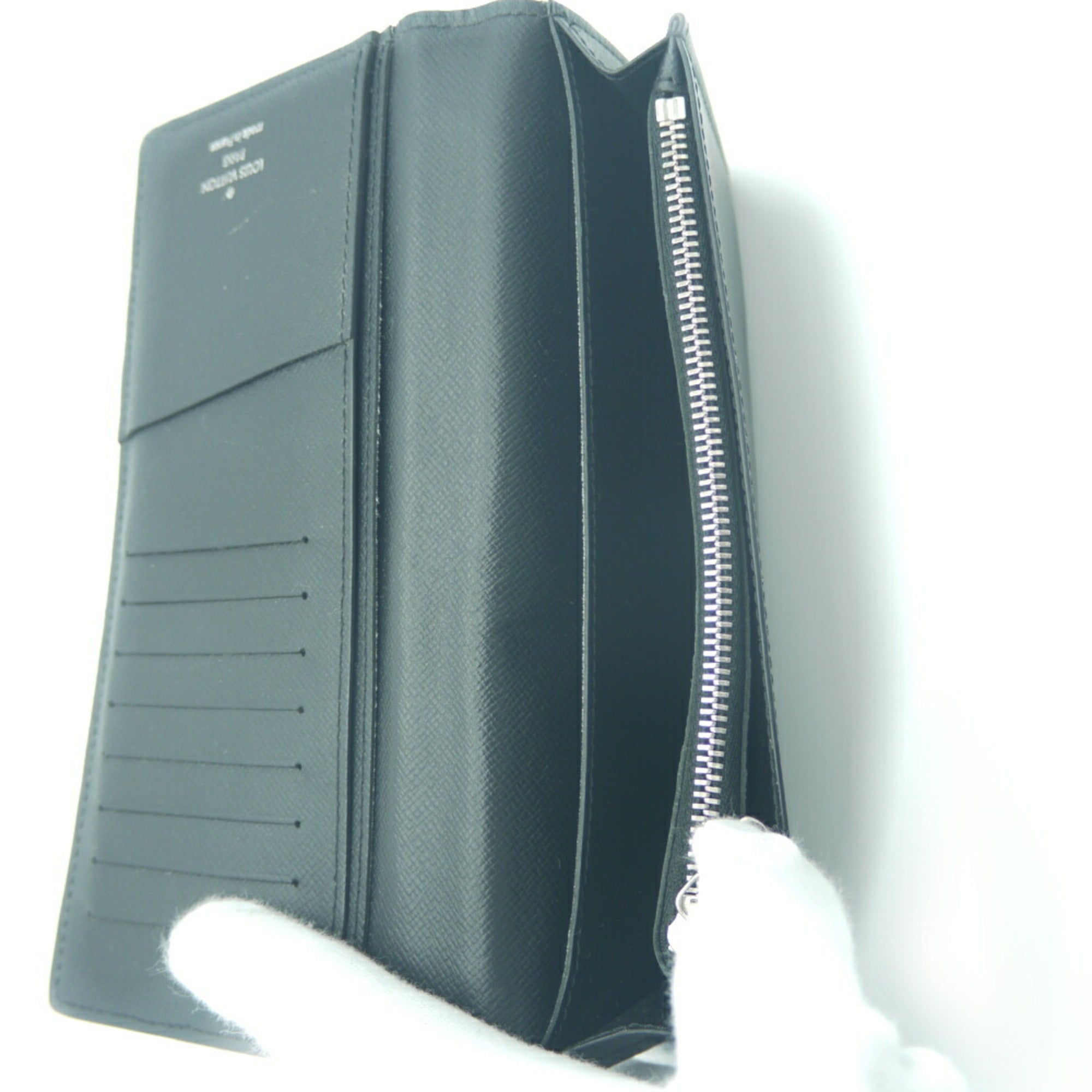 Louis Vuitton Noir Taiga Leather Long Wallet (Bi-Fold) (Pre-Owned)