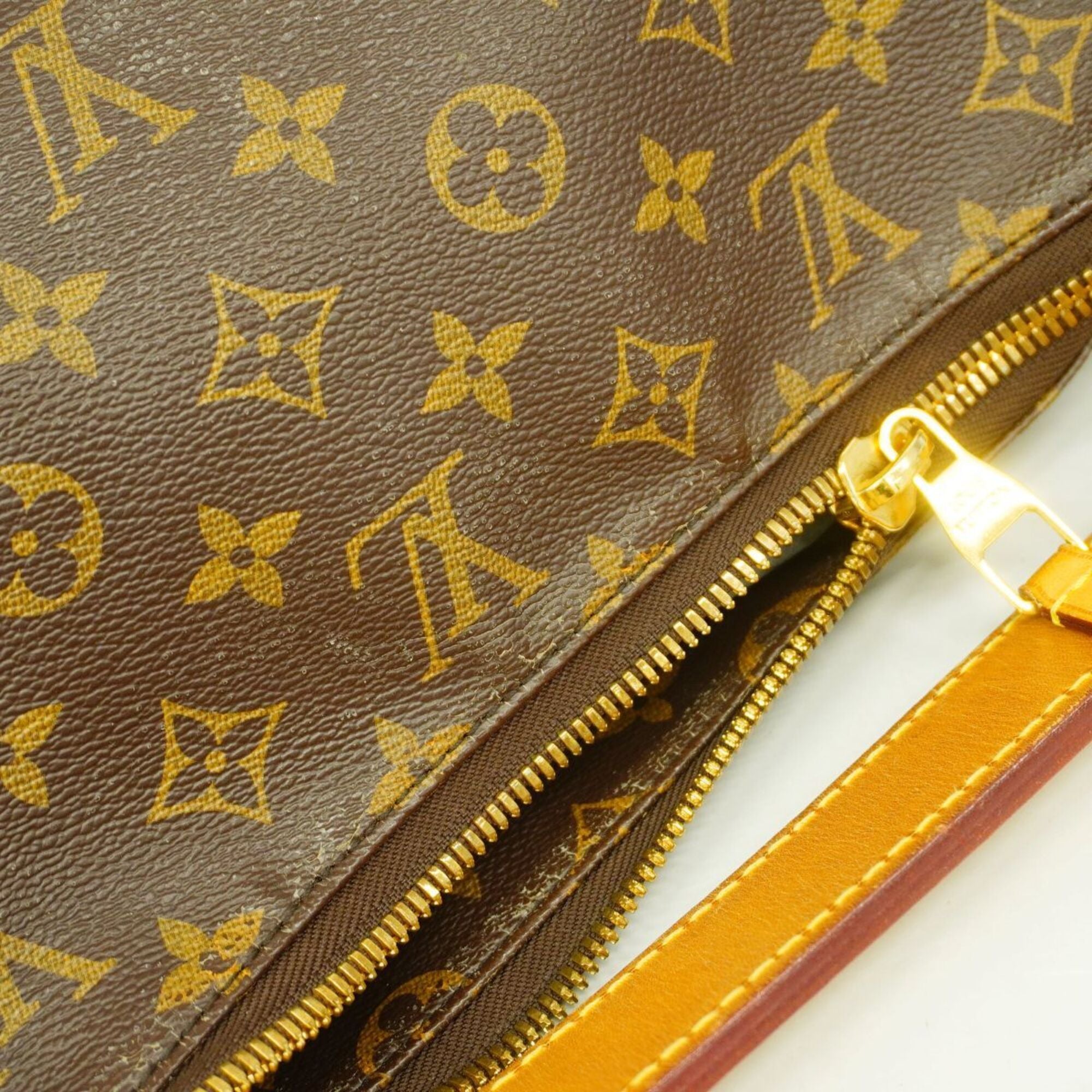 Louis Vuitton Brown Shoulder Bag (Pre-Owned)