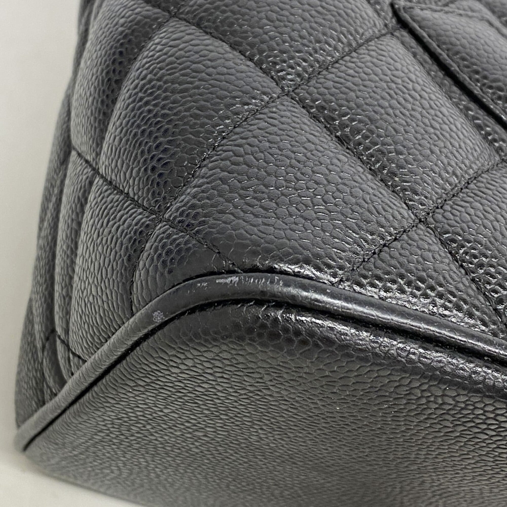 Chanel Black Grained Calfskin Tote Bag (Pre-Owned)