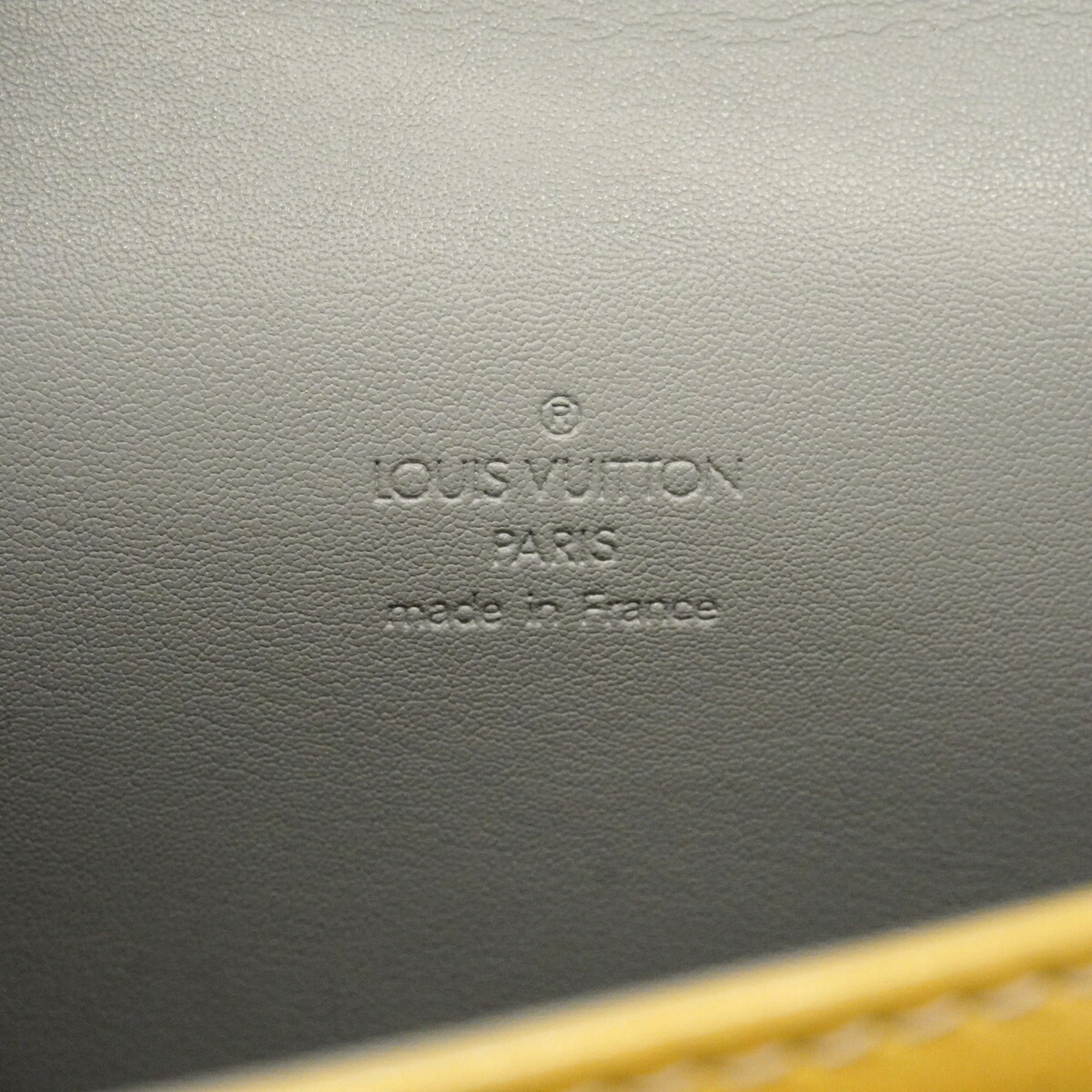 Louis Vuitton Gris Handbag (Pre-Owned)