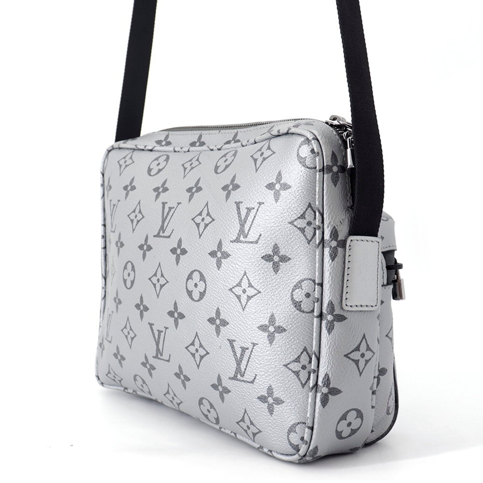 Louis Vuitton Noir Monogram Handbag Shoulder Bag (Pre-Owned)