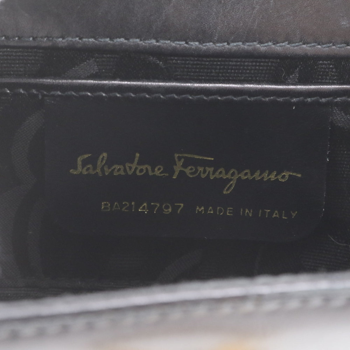 Salvatore Ferragamo Black Leather Crossbody Bag Shoulder Bag (Pre-Owned)