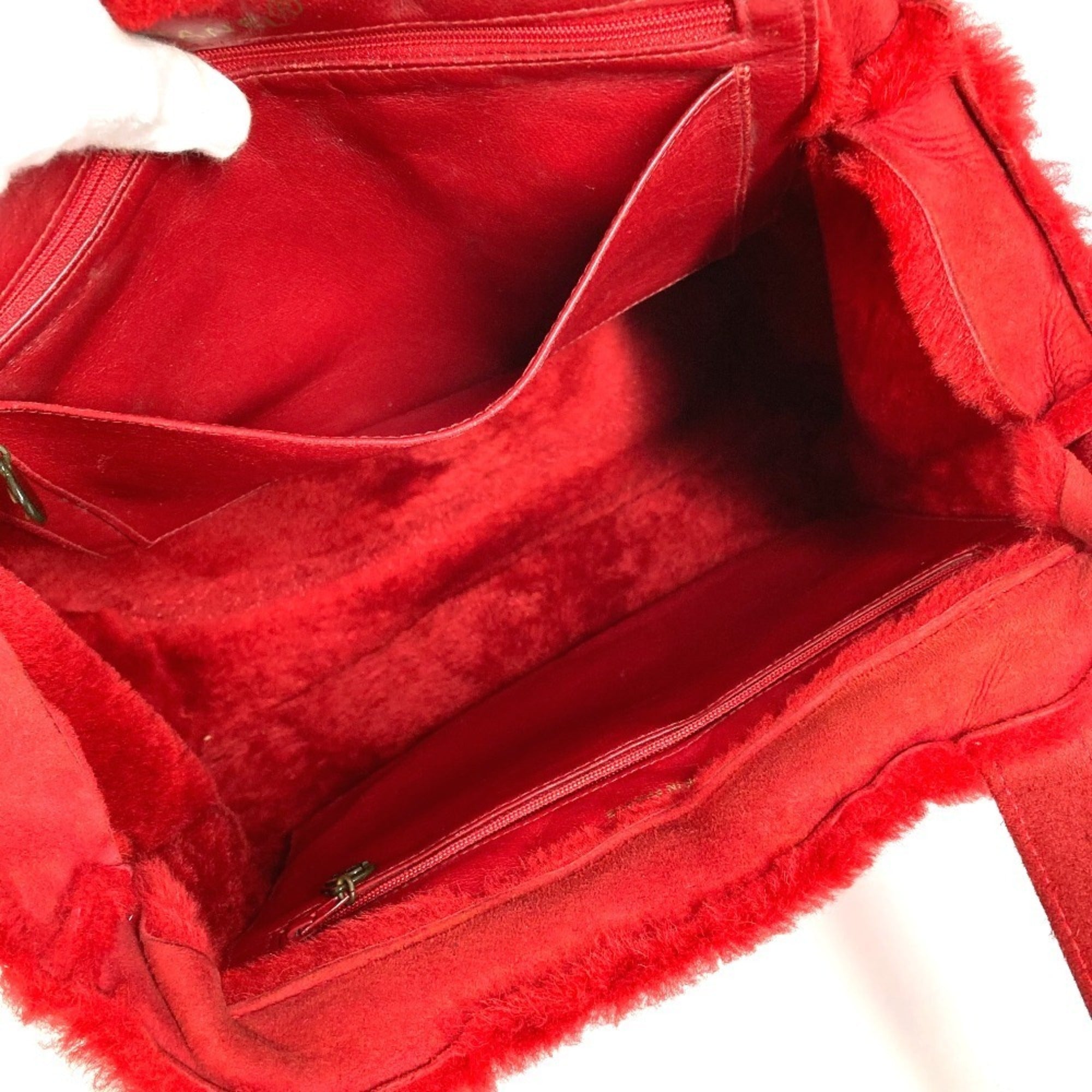 Chanel Red Color Fur Shoulder Bag Tote Bag (Pre-Owned)