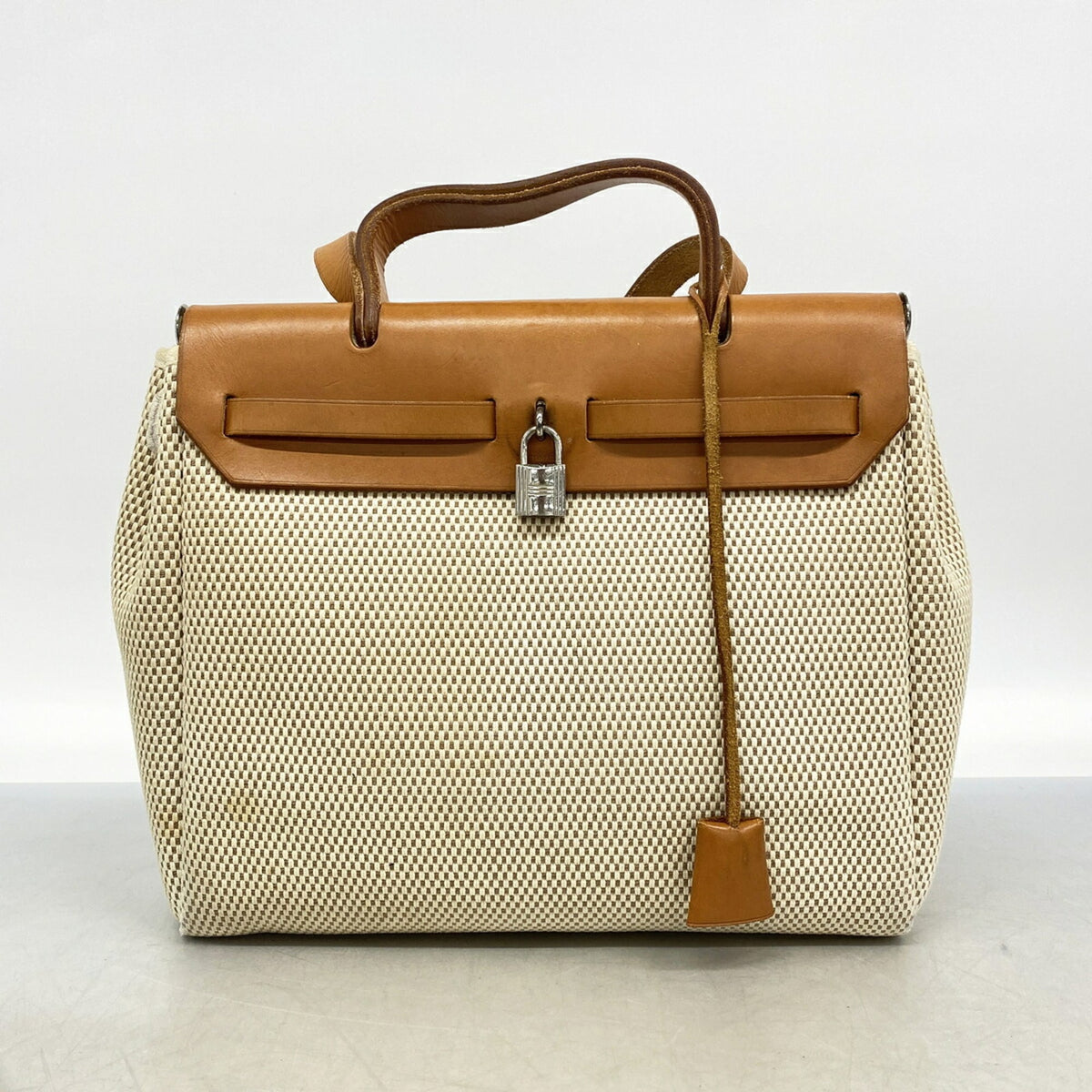 Hermes Natural Handbag (Pre-Owned)