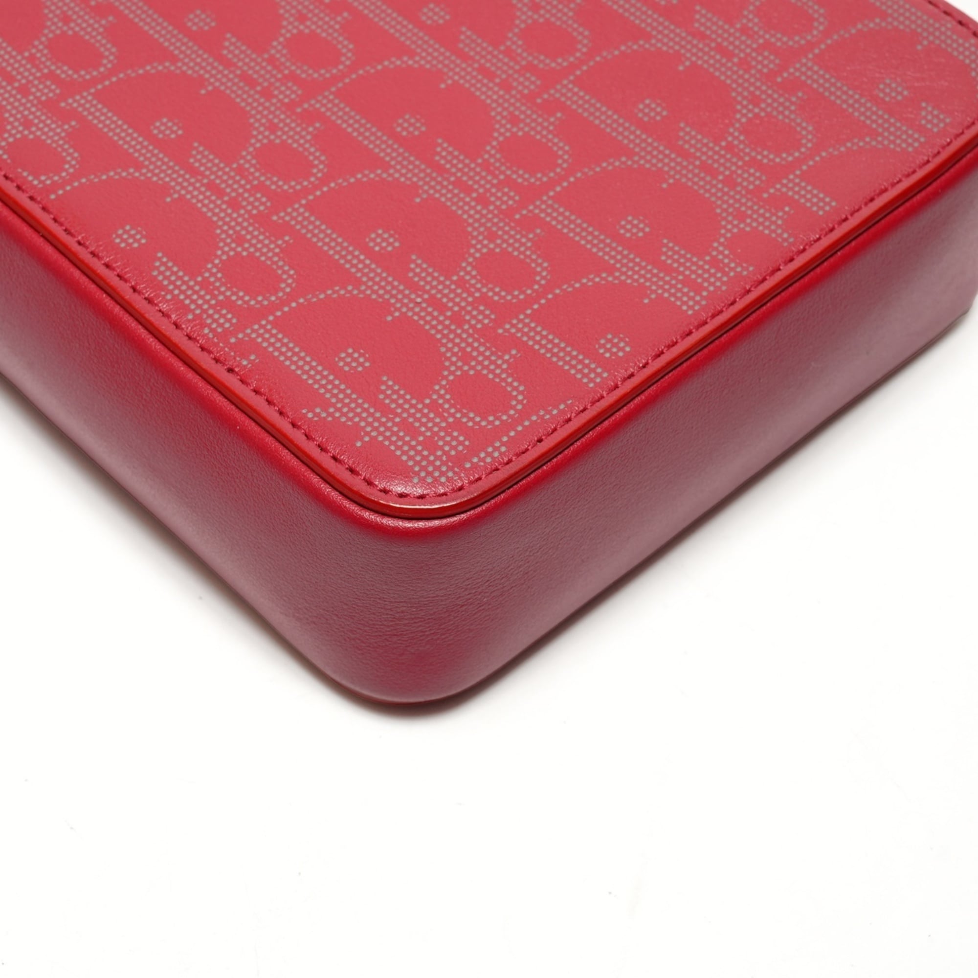 Christian Dior Red Color Shoulder Bag (Pre-Owned)