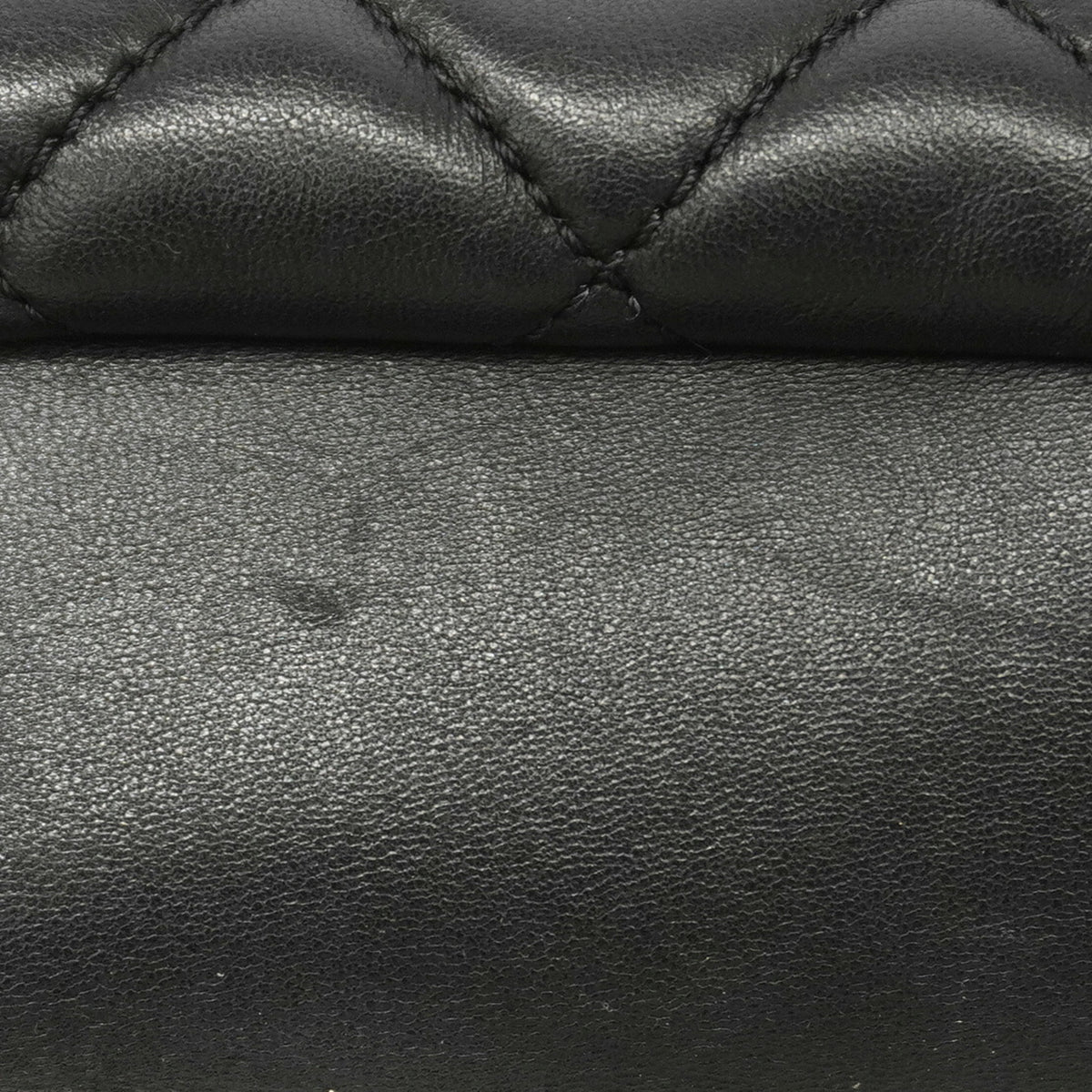 Chanel Black Leather Shoulder Bag (Pre-Owned)