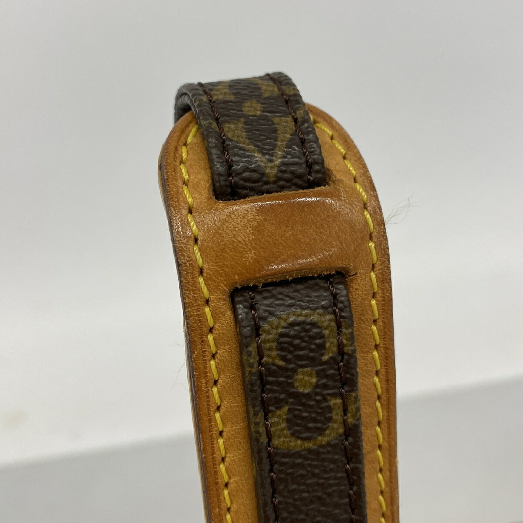 Louis Vuitton Brown Shoulder Bag (Pre-Owned)
