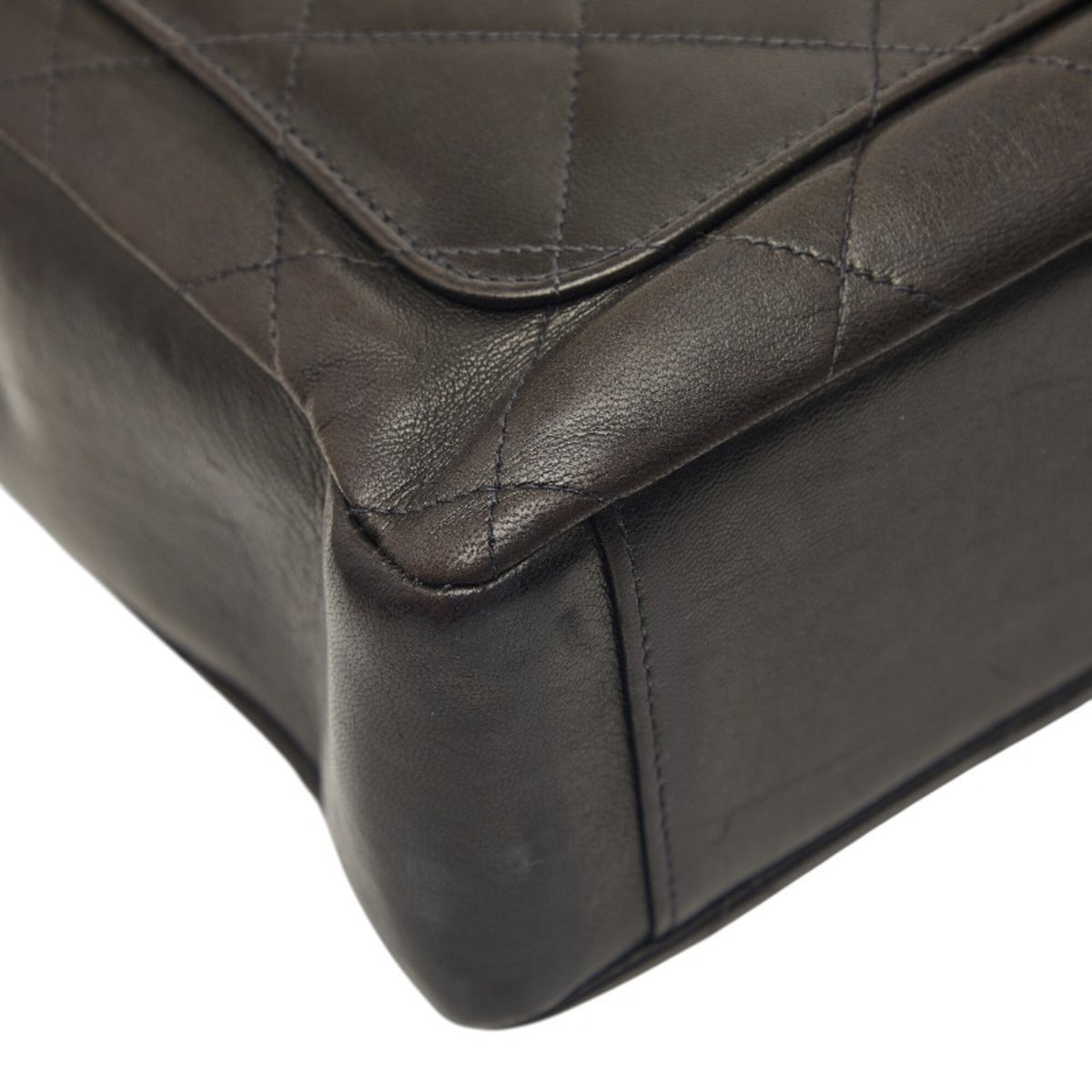 Chanel Black Leather Handbag (Pre-Owned)