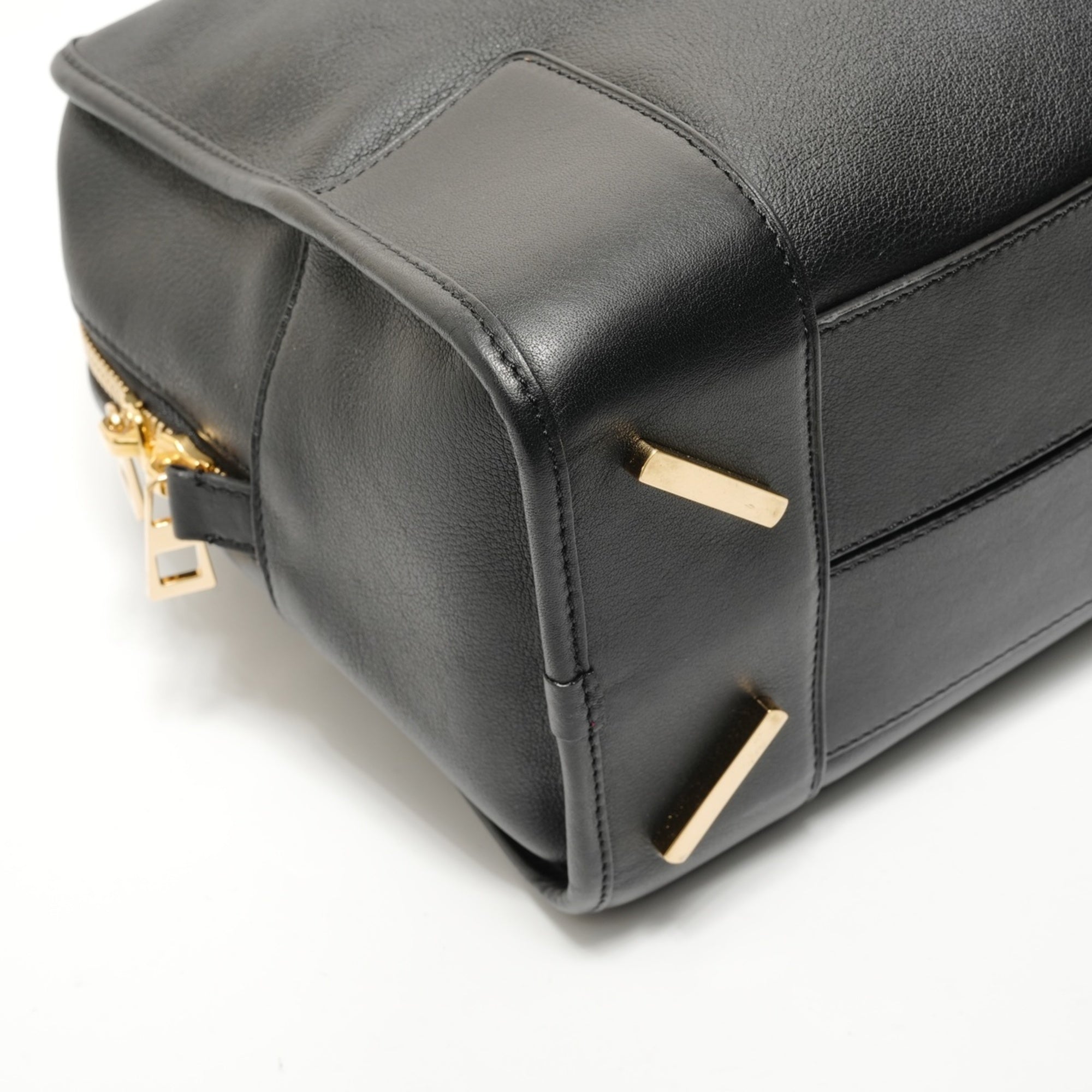 Loewe Black Handbag (Pre-Owned)
