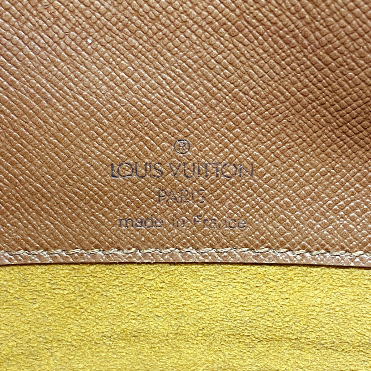 Louis Vuitton Brown Shoulder Bag (Pre-Owned)