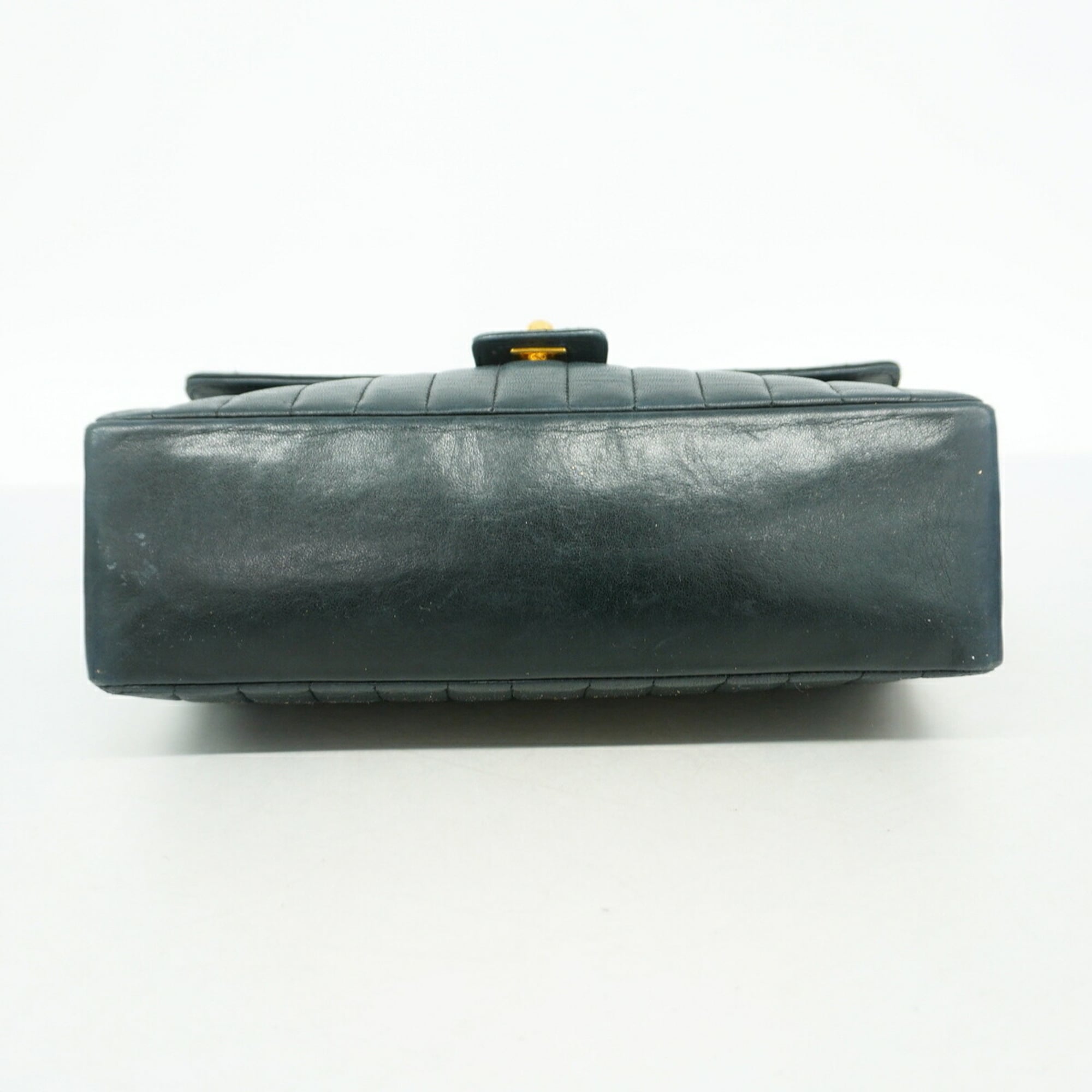 Chanel Black Leather Shoulder Bag (Pre-Owned)