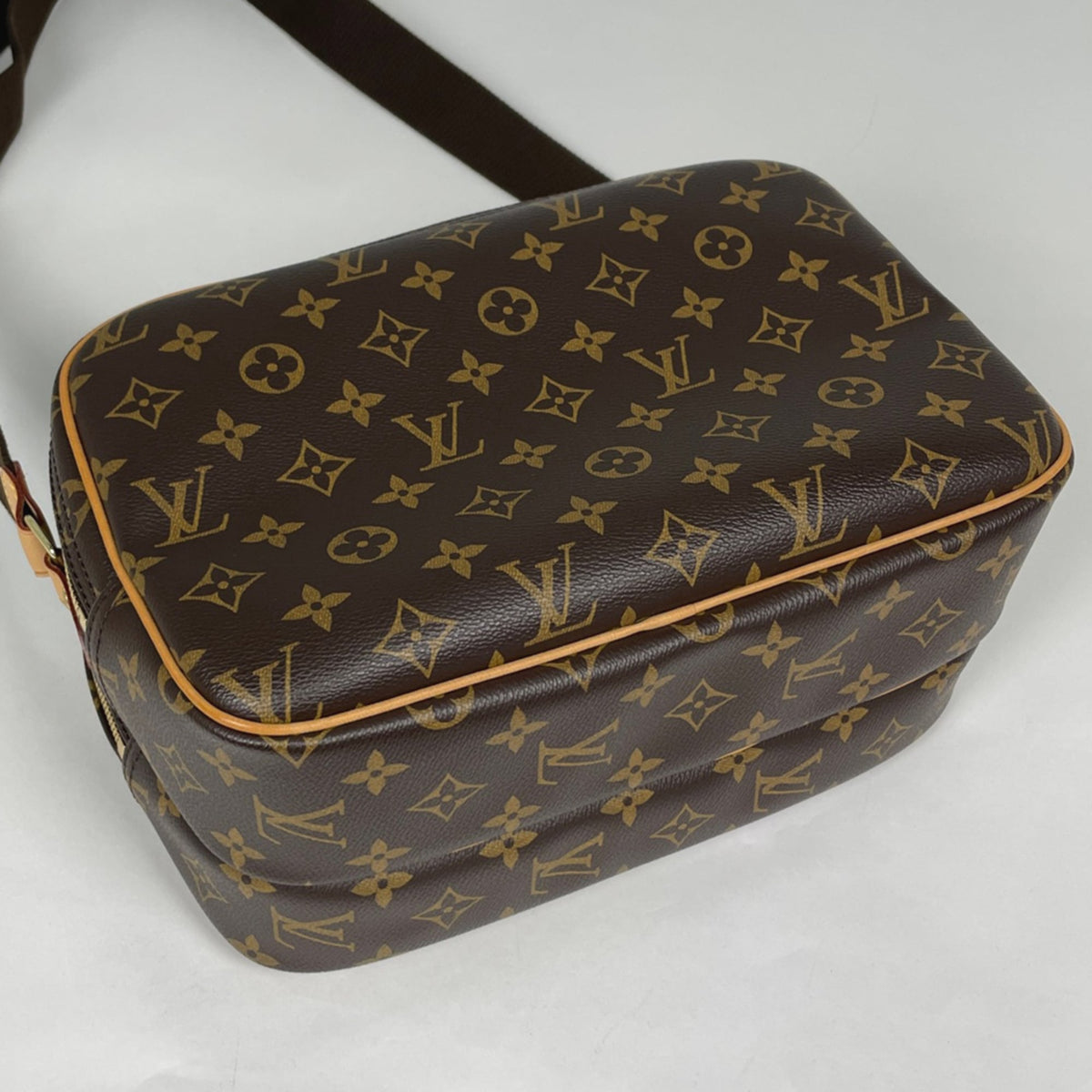 Louis Vuitton Brown Monogram Shoulder Bag (Pre-Owned)
