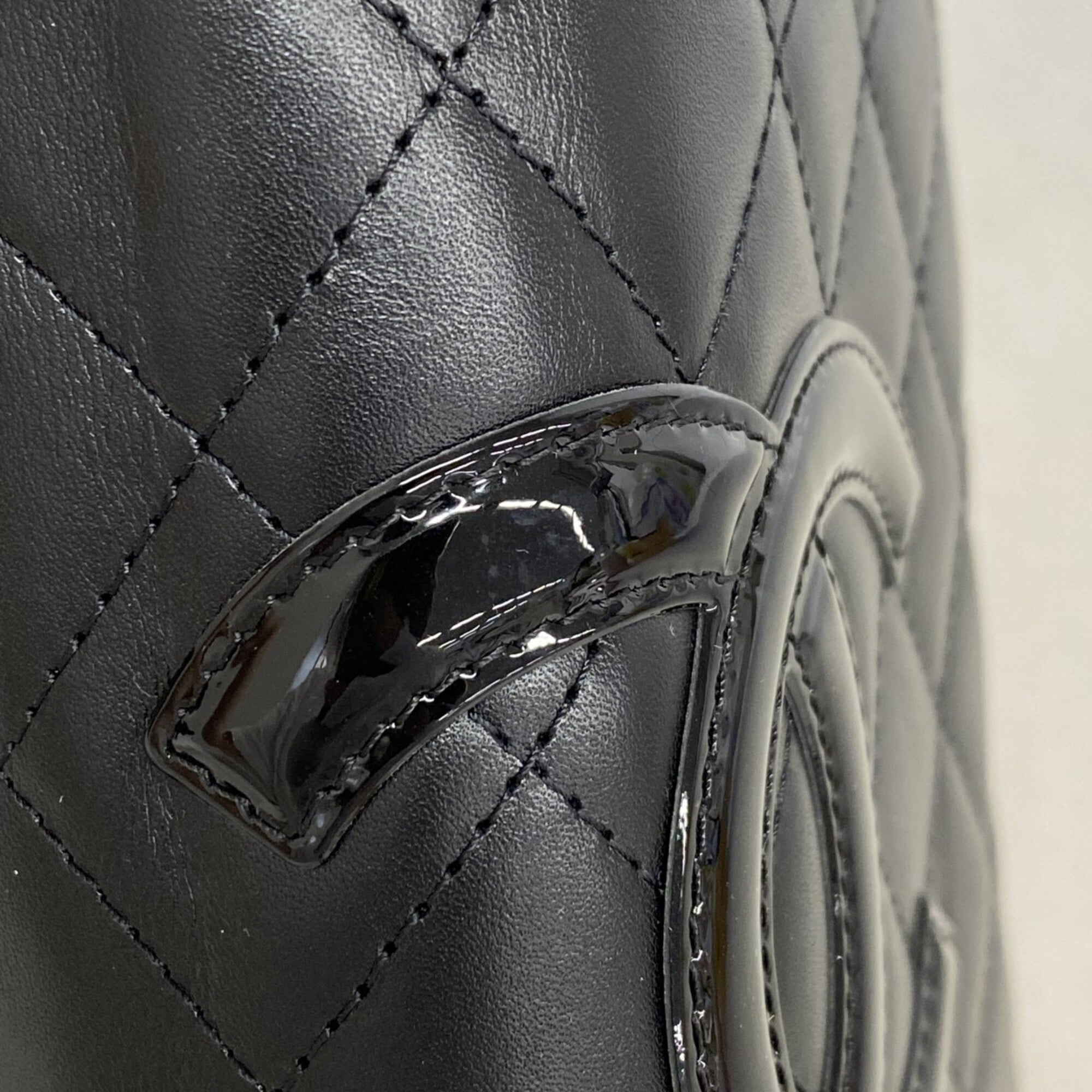 Chanel Black Leather Long Wallet (Bi-Fold) (Pre-Owned)