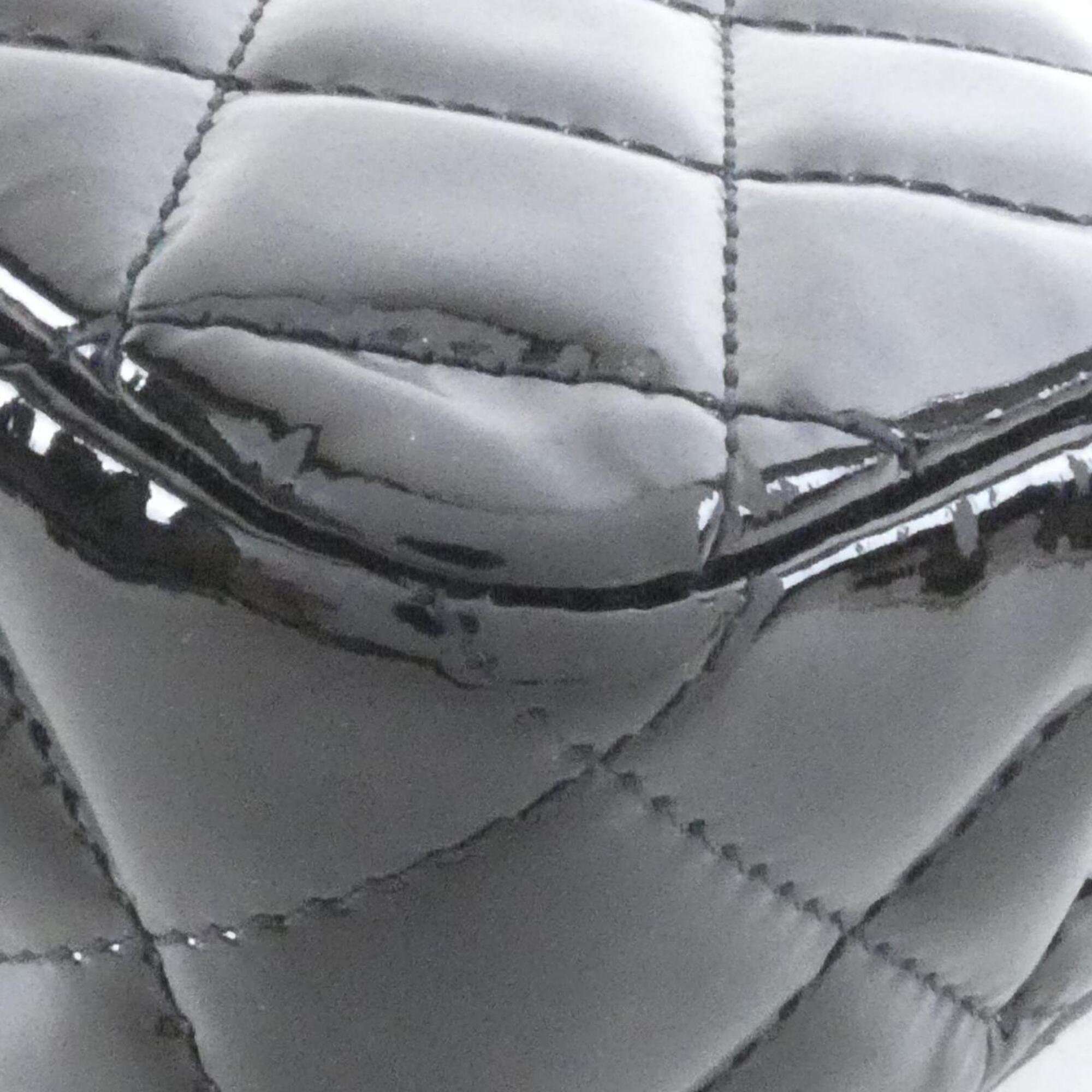 Chanel Black Leather Shoulder Bag (Pre-Owned)