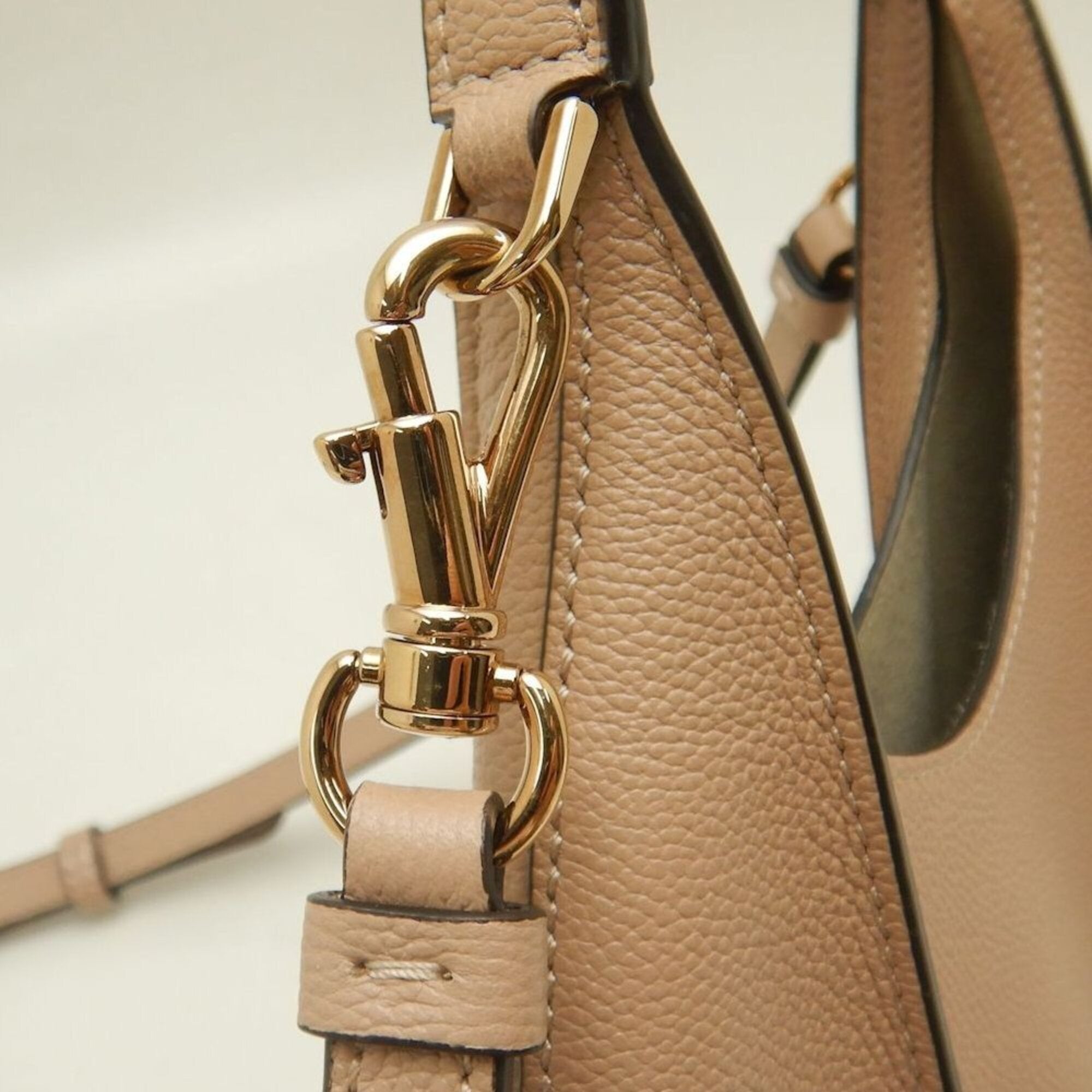 Tod's Gold Leather Handbag Shopping Bag (Pre-Owned)