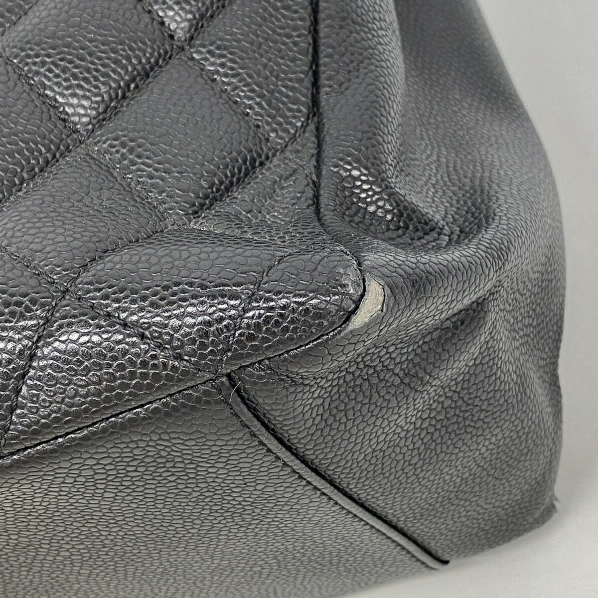 Chanel Black Grained Calfskin Tote Bag (Pre-Owned)